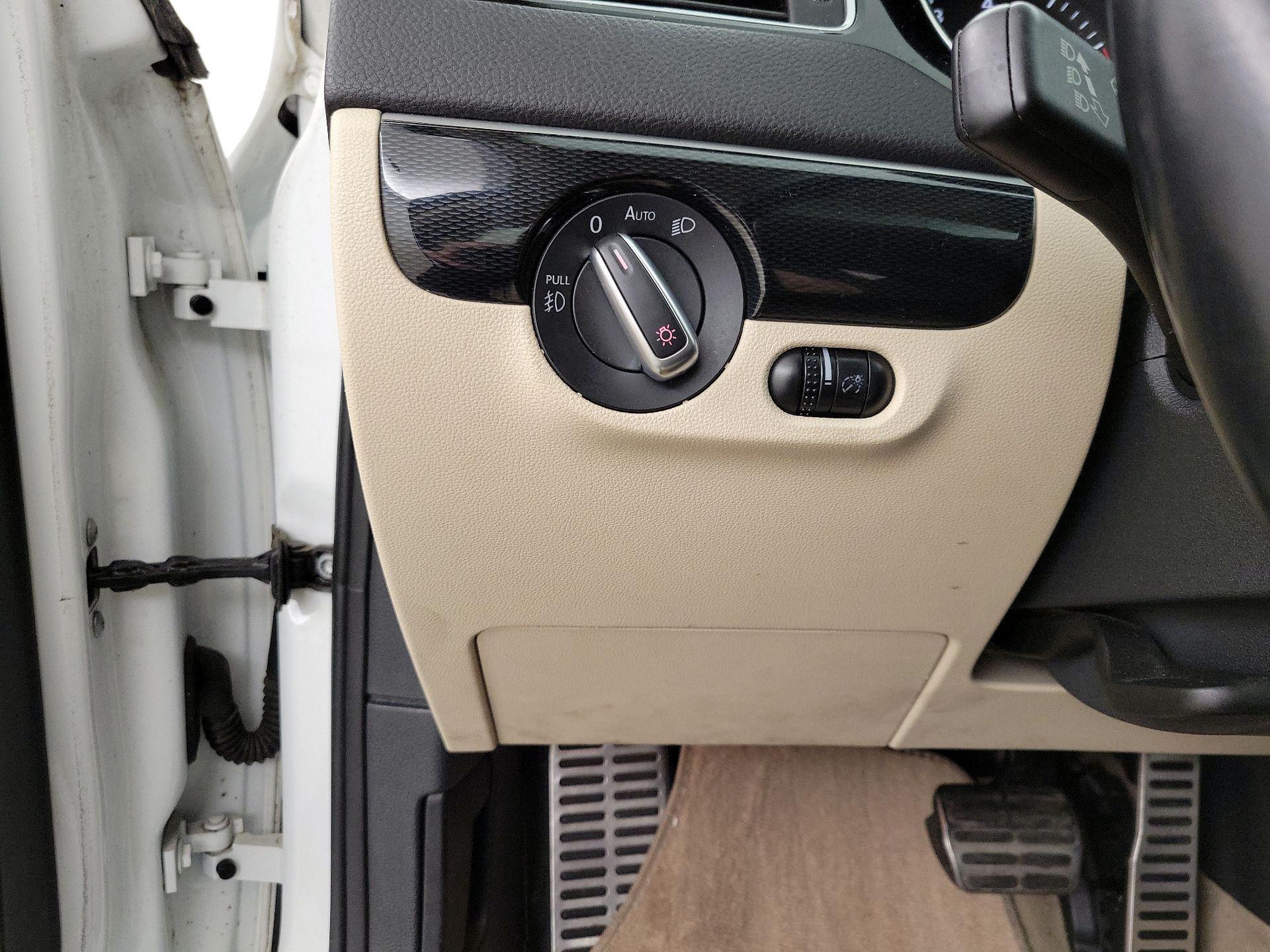 Thumbnail: 2016 Volkswagen Jetta - 13