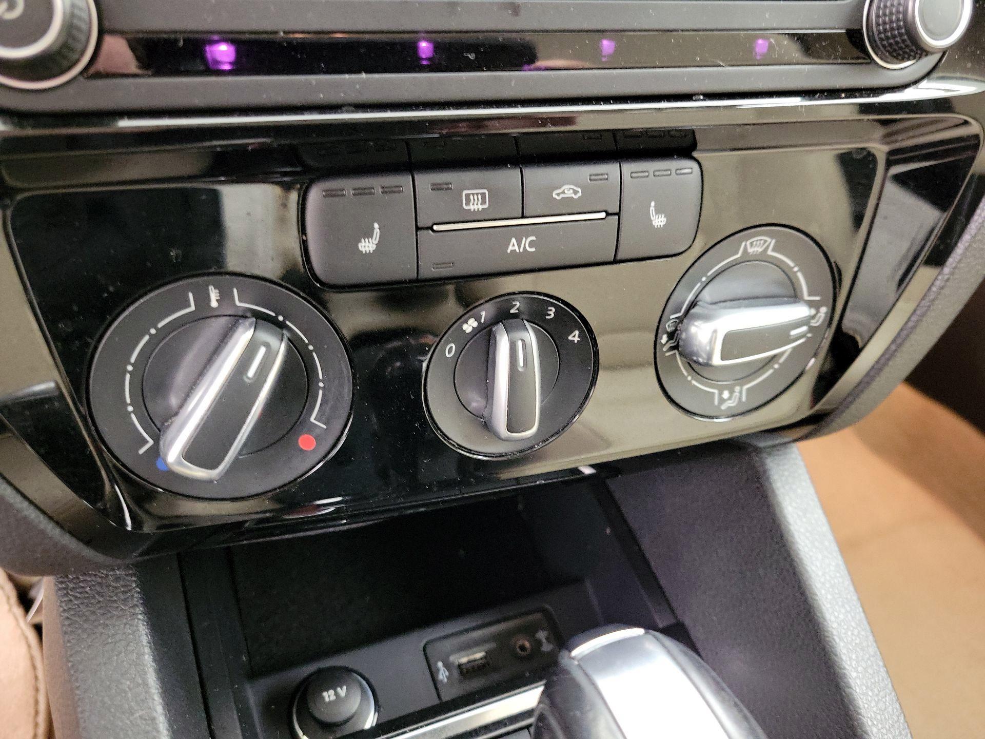 Thumbnail: 2016 Volkswagen Jetta - 17