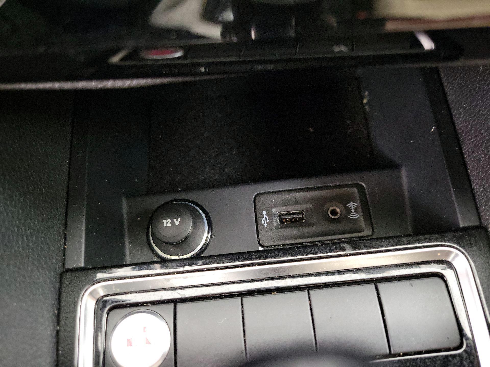 Thumbnail: 2016 Volkswagen Jetta - 19