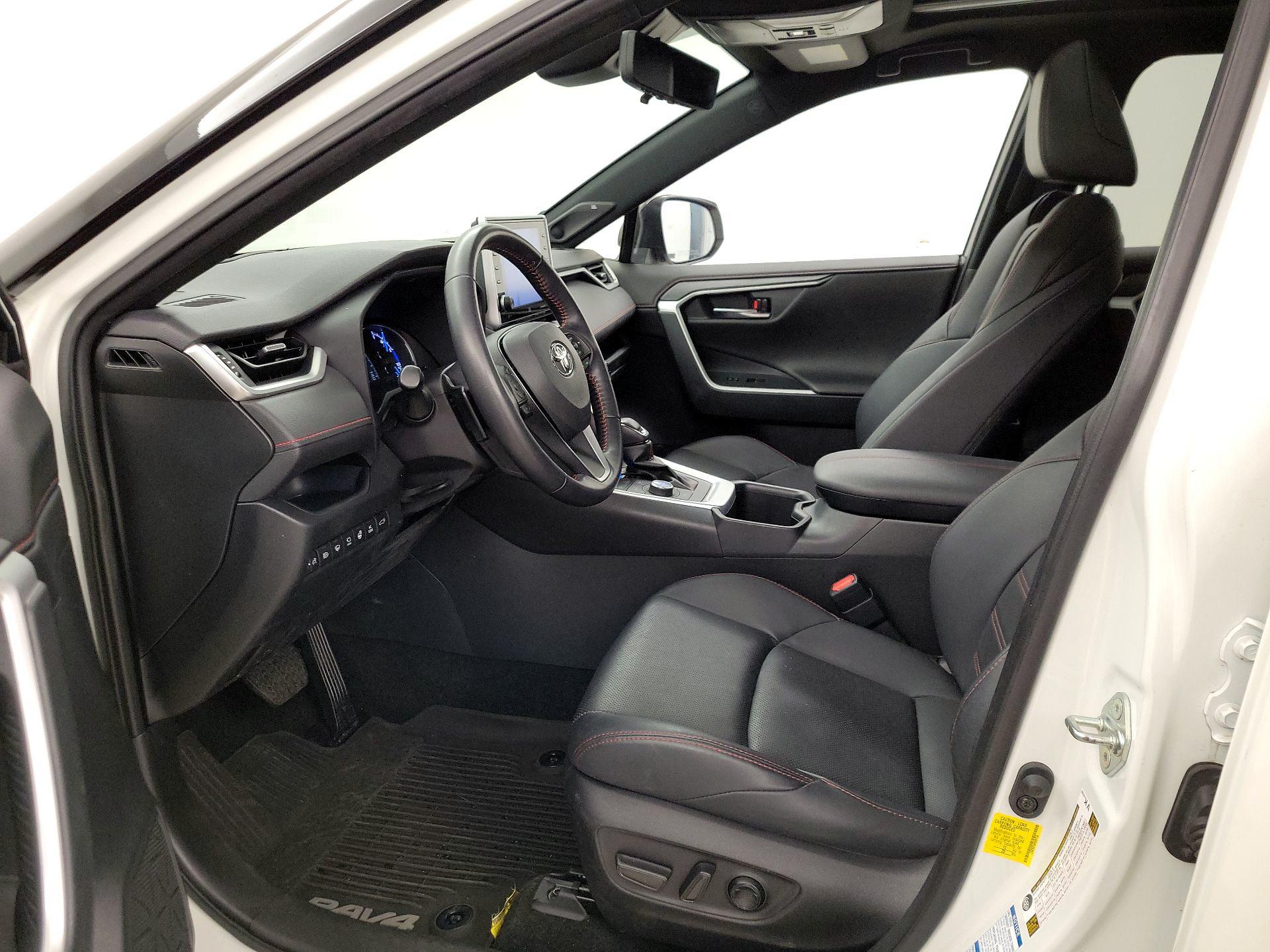 Thumbnail: 2022 Toyota RAV4 - 11