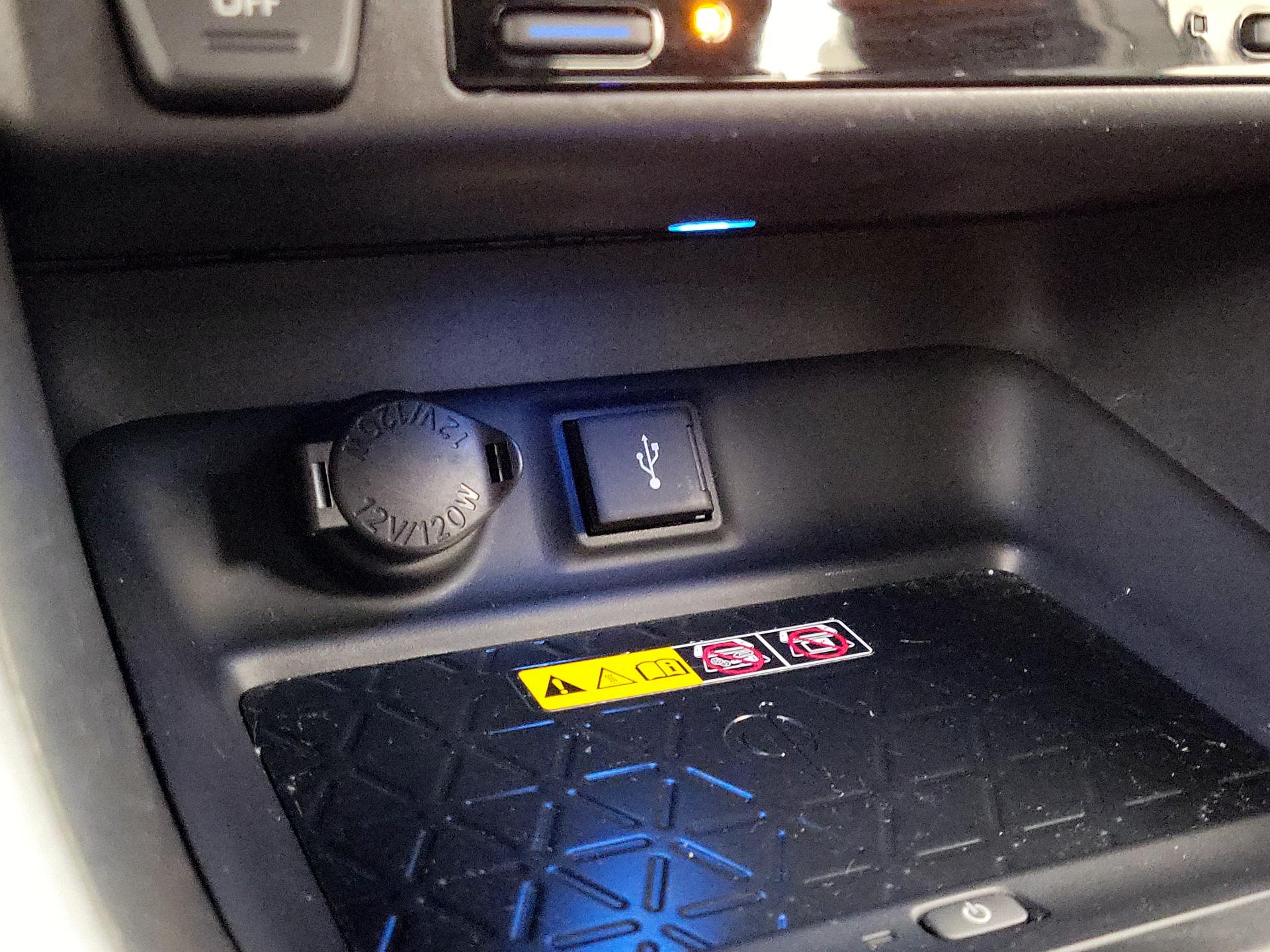 Thumbnail: 2022 Toyota RAV4 - 19