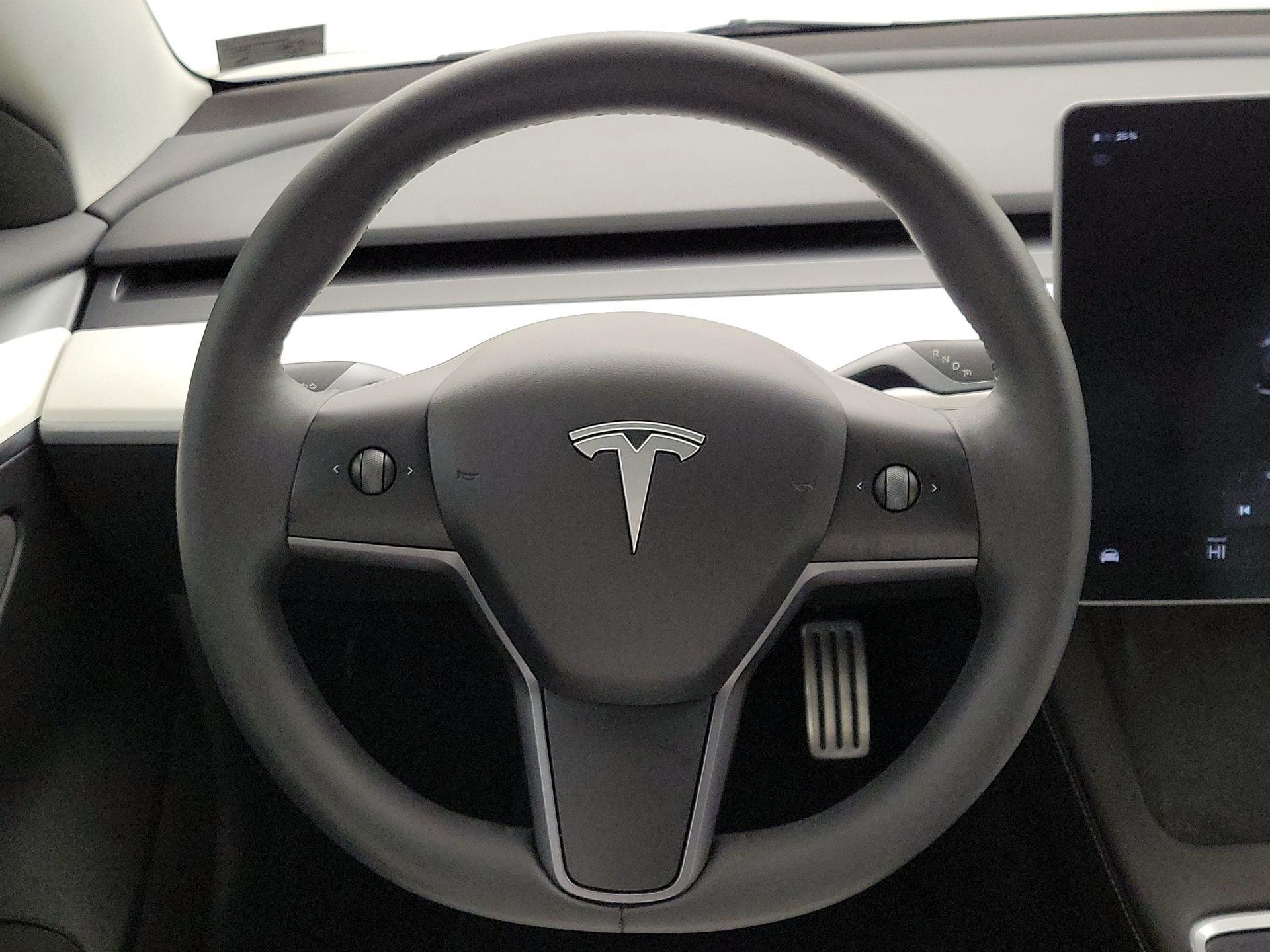 Thumbnail: 2023 Tesla Model 3 - 10