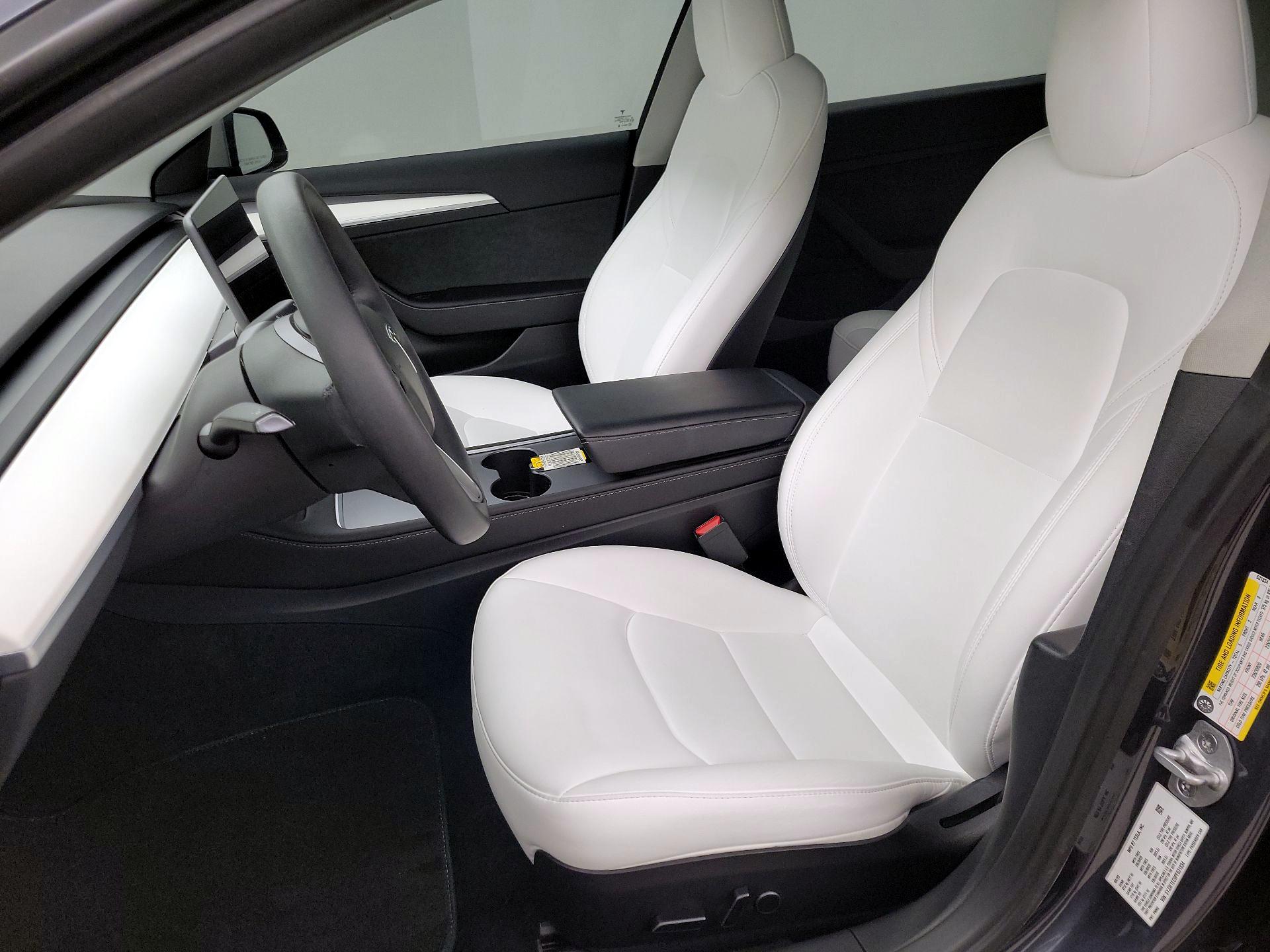 Thumbnail: 2023 Tesla Model 3 - 11