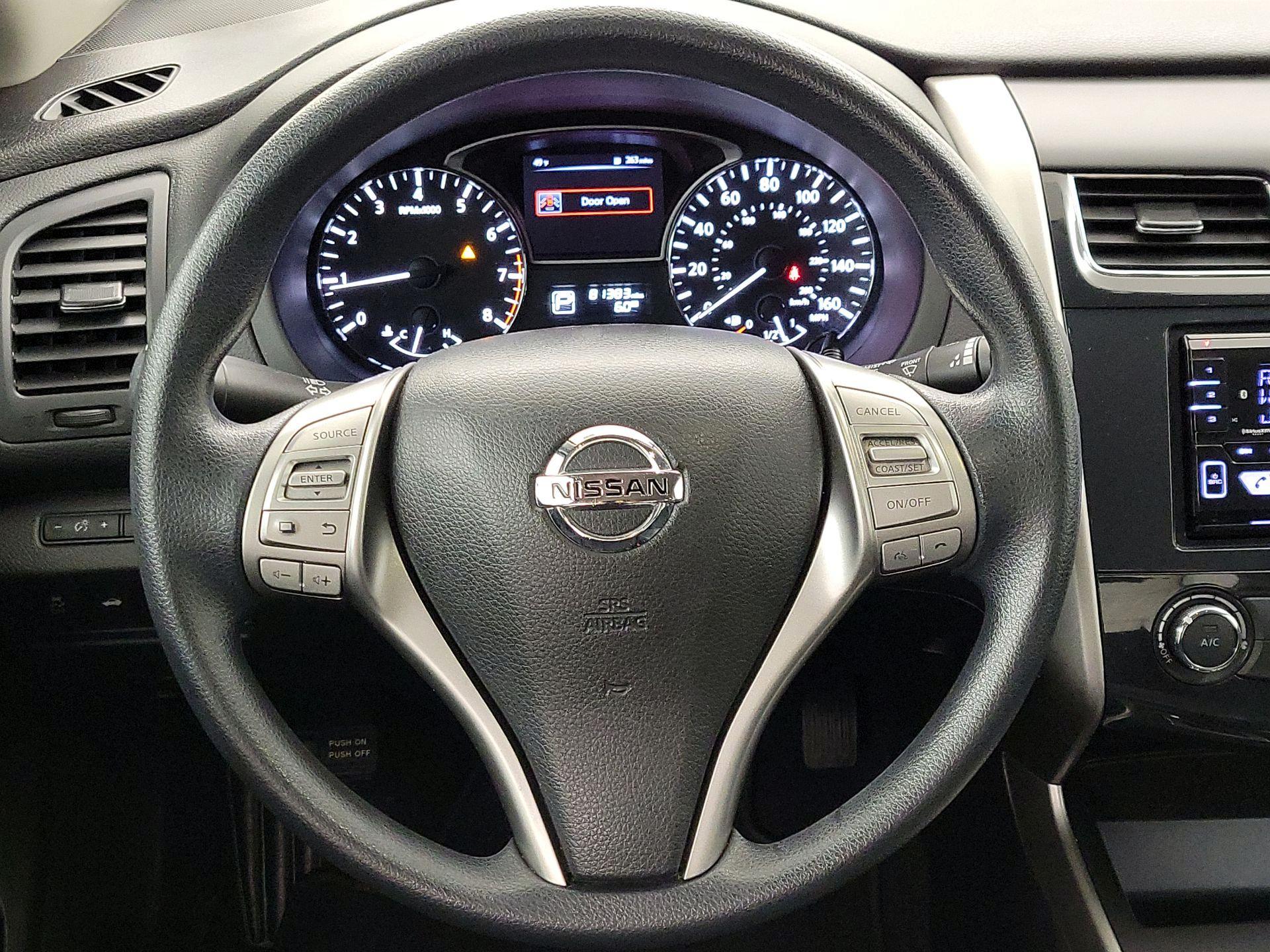 Thumbnail: 2015 Nissan Altima - 10