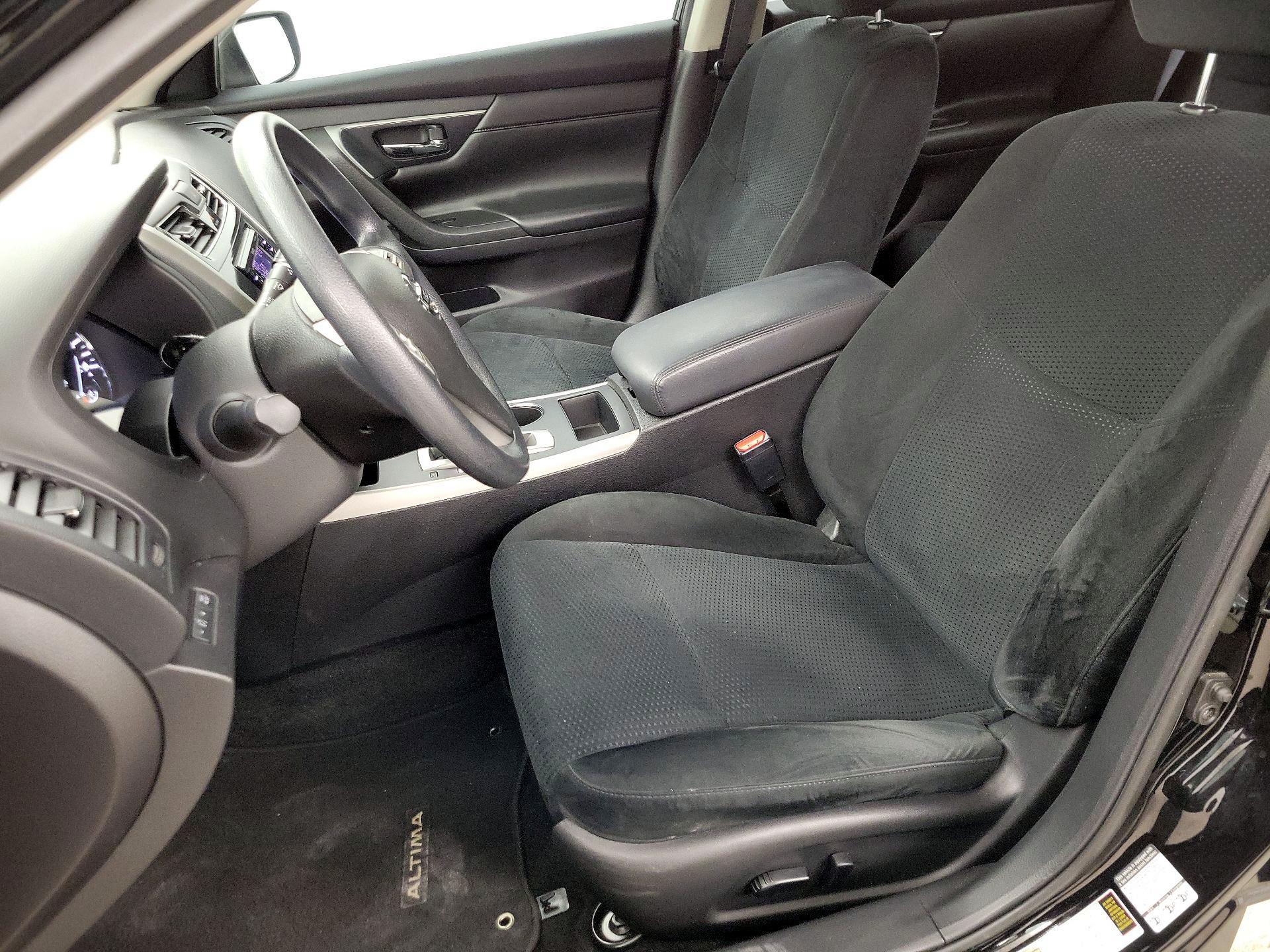 Thumbnail: 2015 Nissan Altima - 11