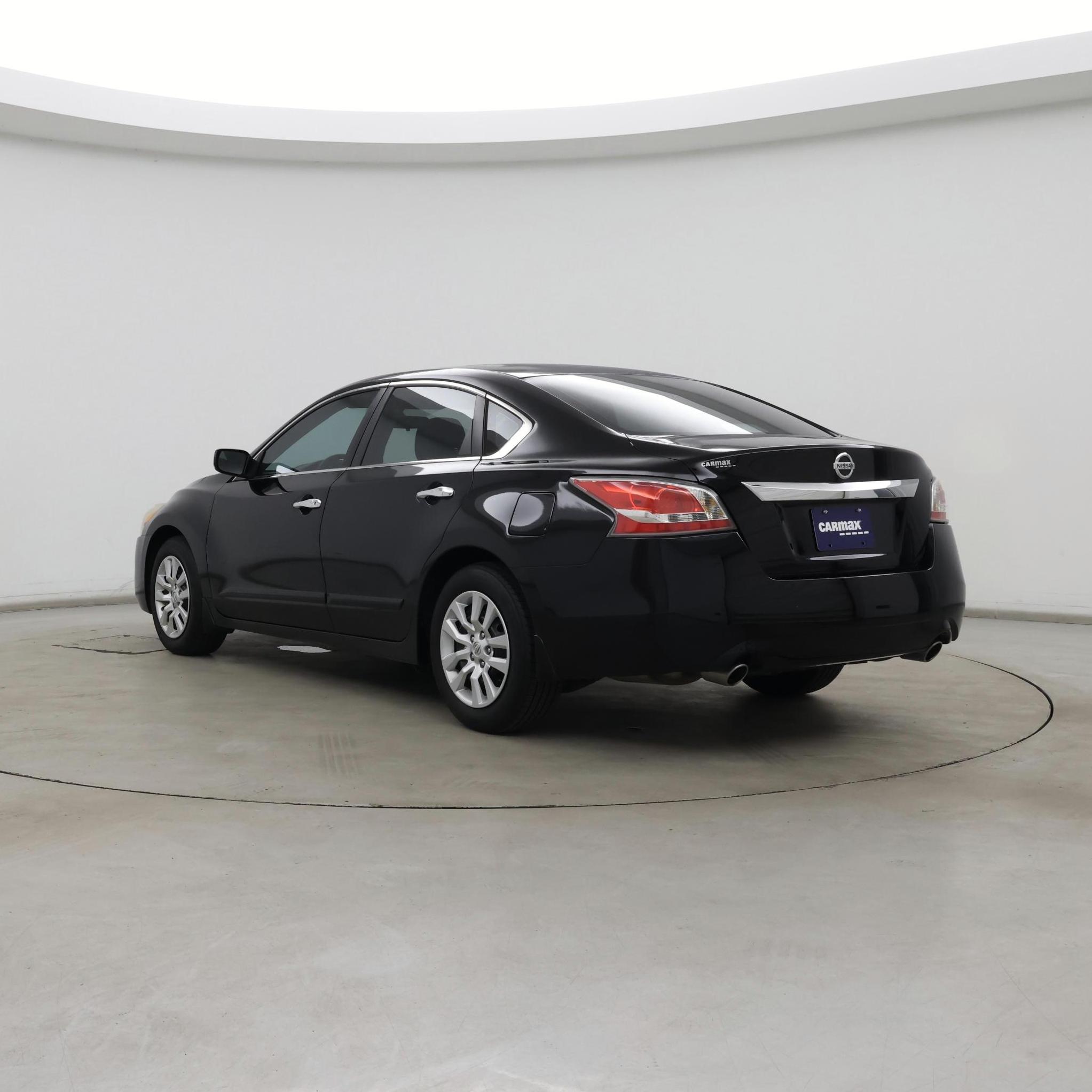 Thumbnail: 2015 Nissan Altima - 2