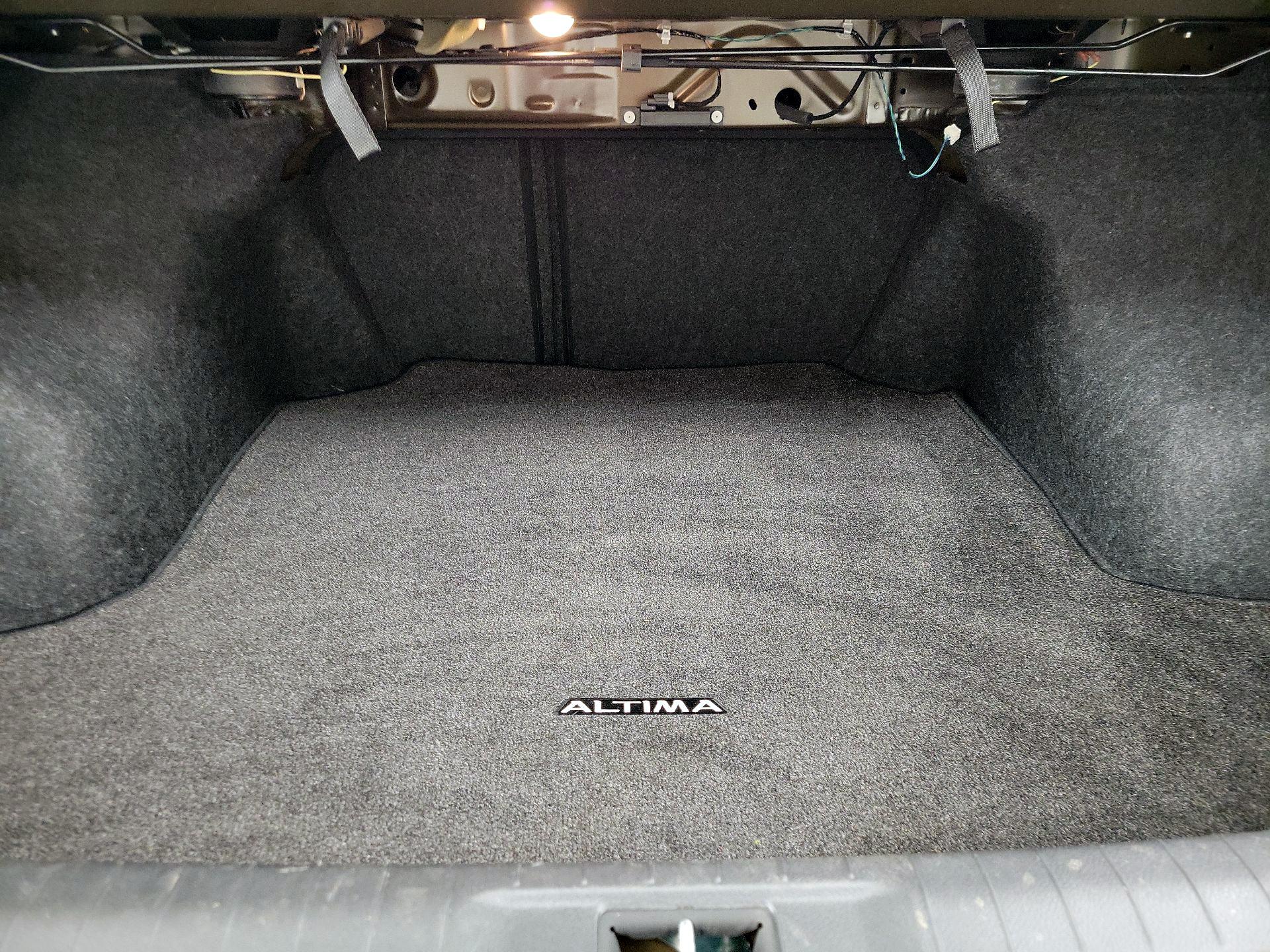 Thumbnail: 2015 Nissan Altima - 19