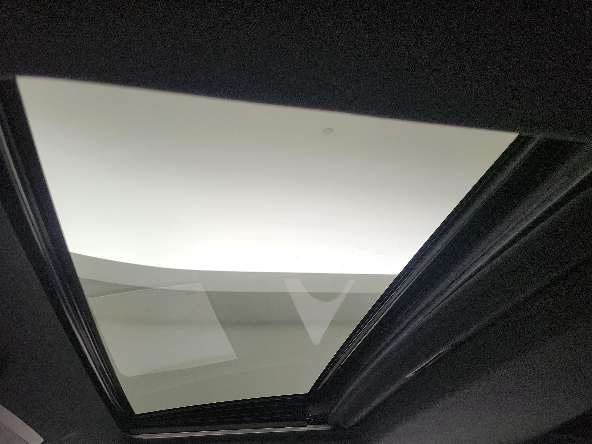 Thumbnail: 2020 Lexus ES - 20