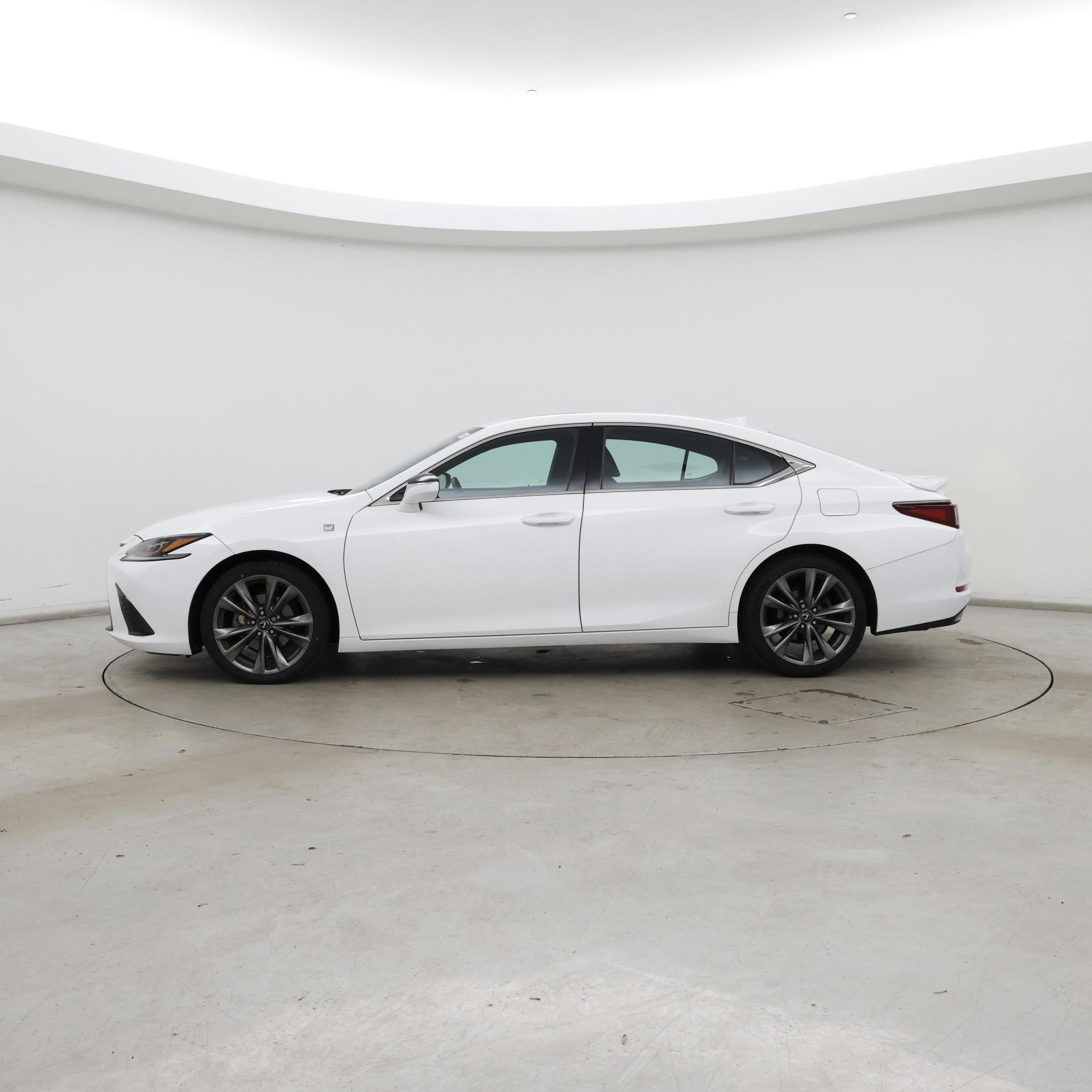 Thumbnail: 2020 Lexus ES - 3