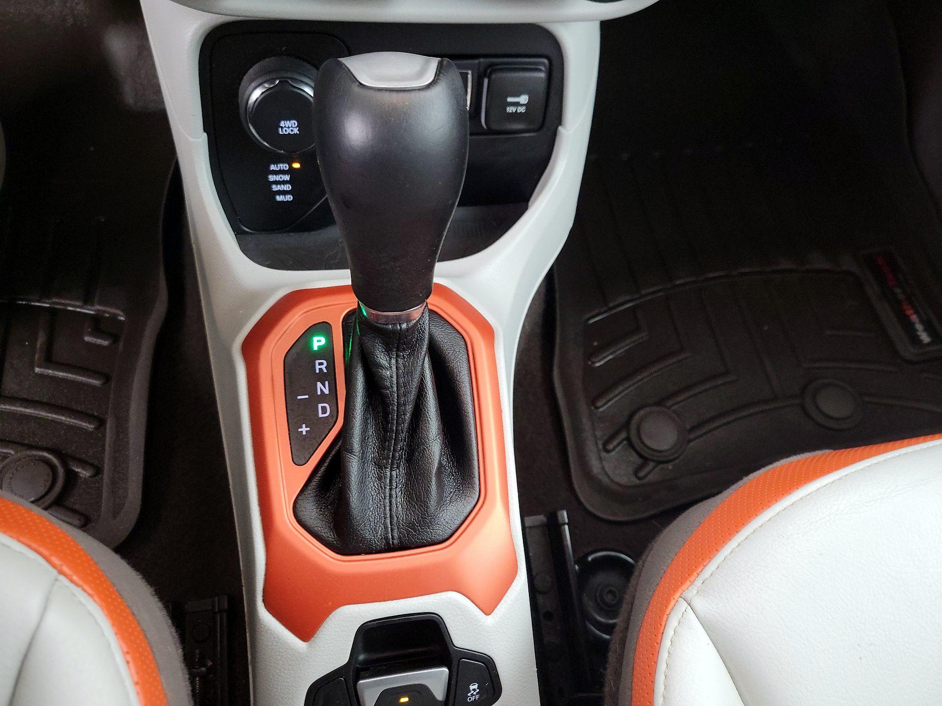 Thumbnail: 2017 Jeep Renegade - 18