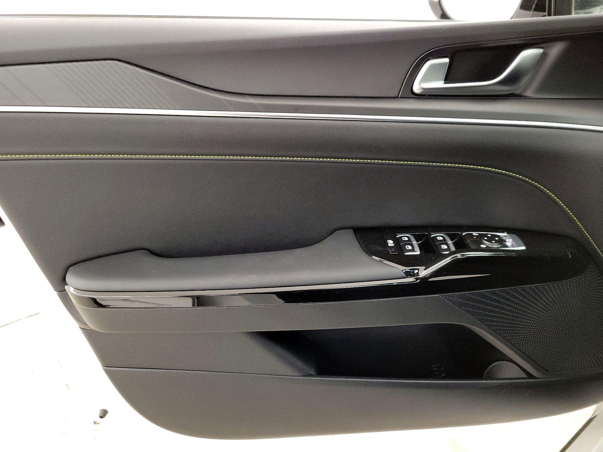 Thumbnail: 2025 Kia K5 - 12