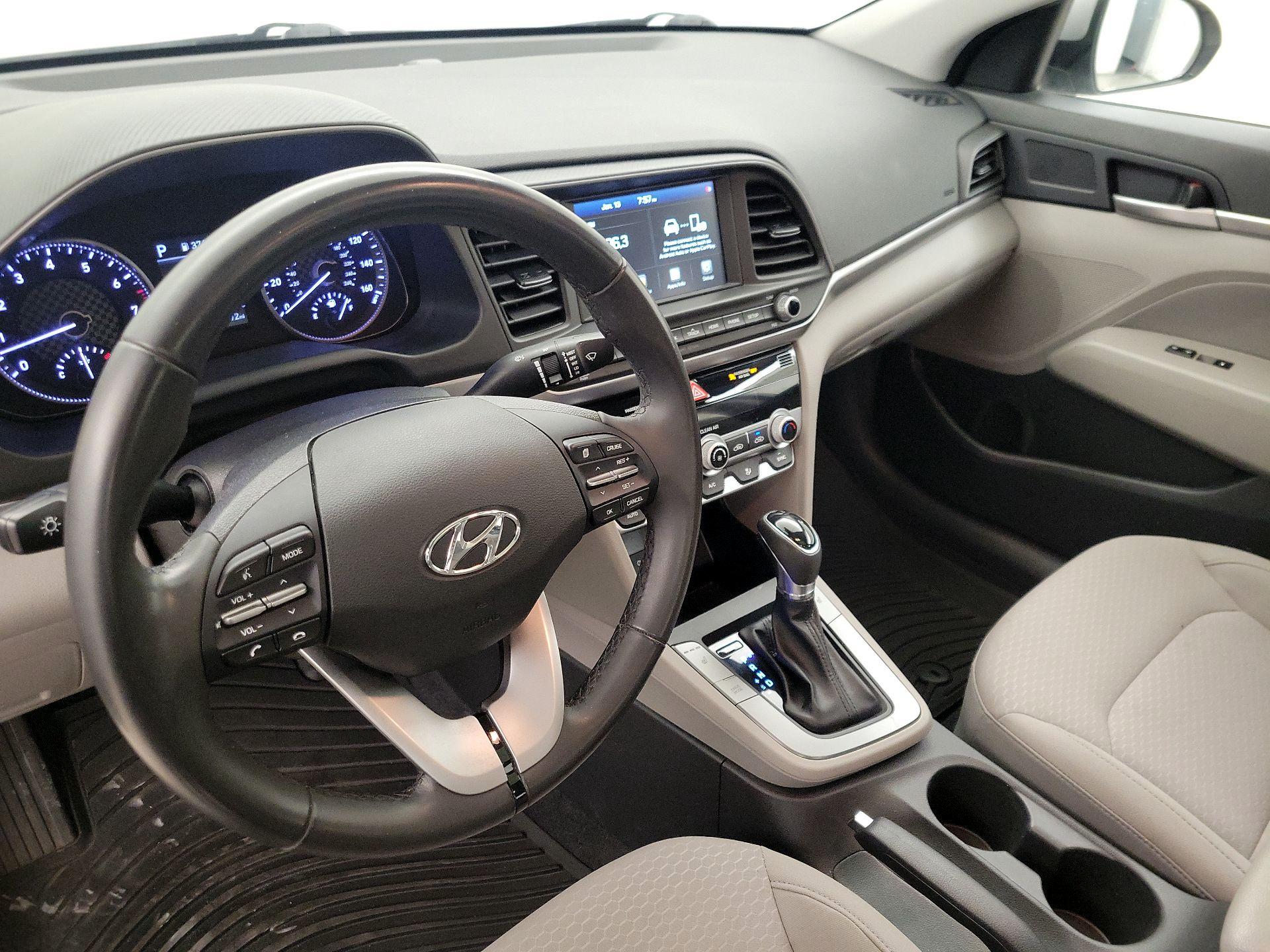 Thumbnail: 2020 Hyundai Elantra - 9