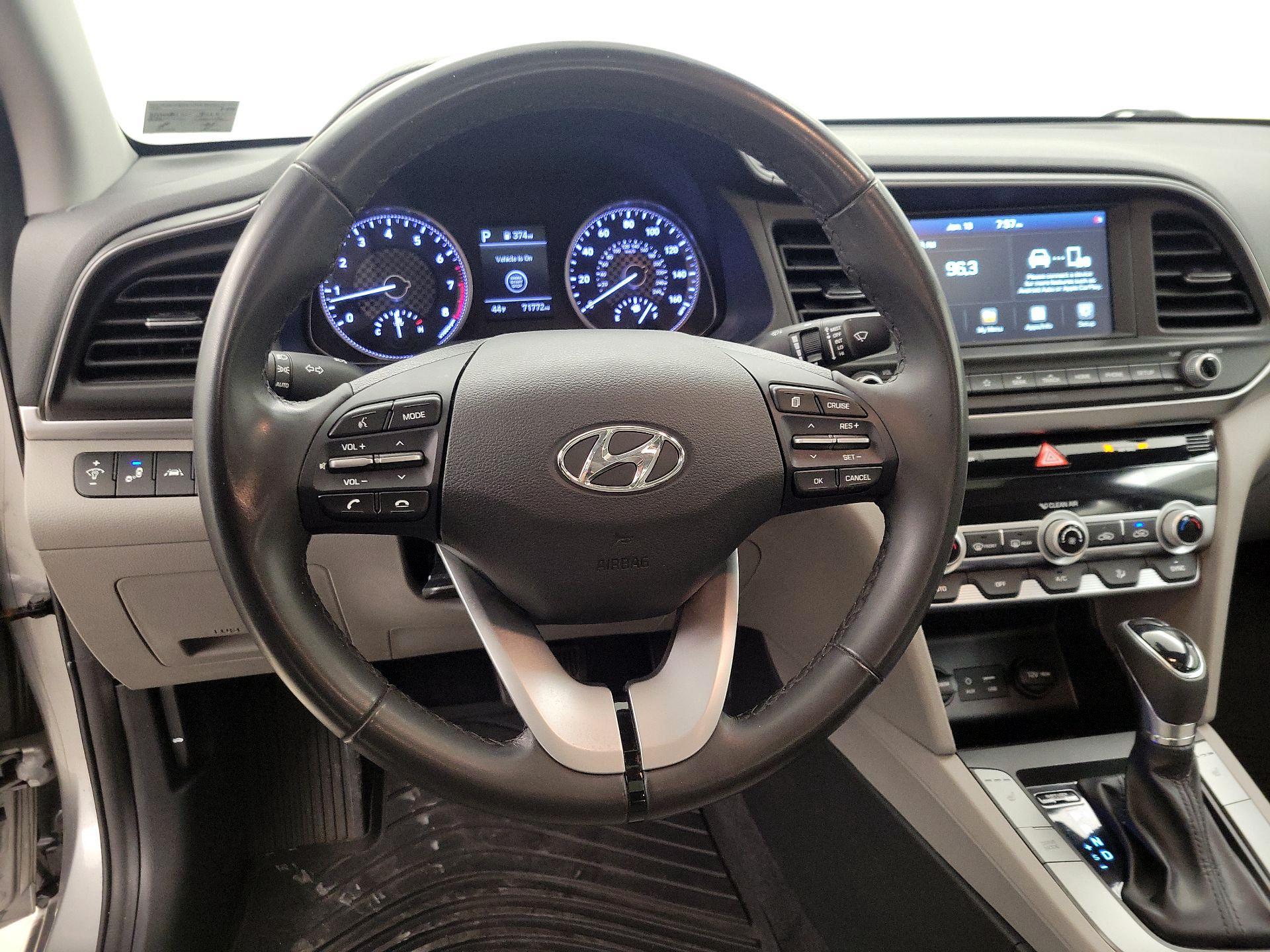 Thumbnail: 2020 Hyundai Elantra - 10