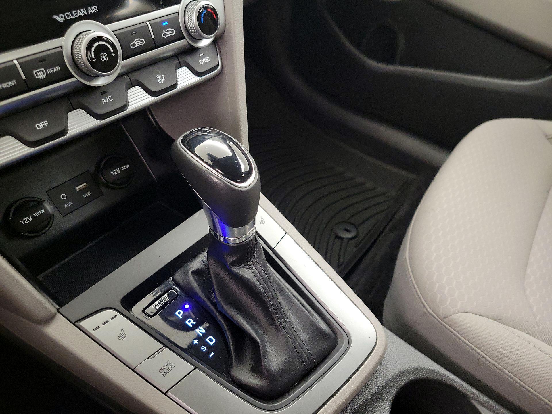 Thumbnail: 2020 Hyundai Elantra - 17