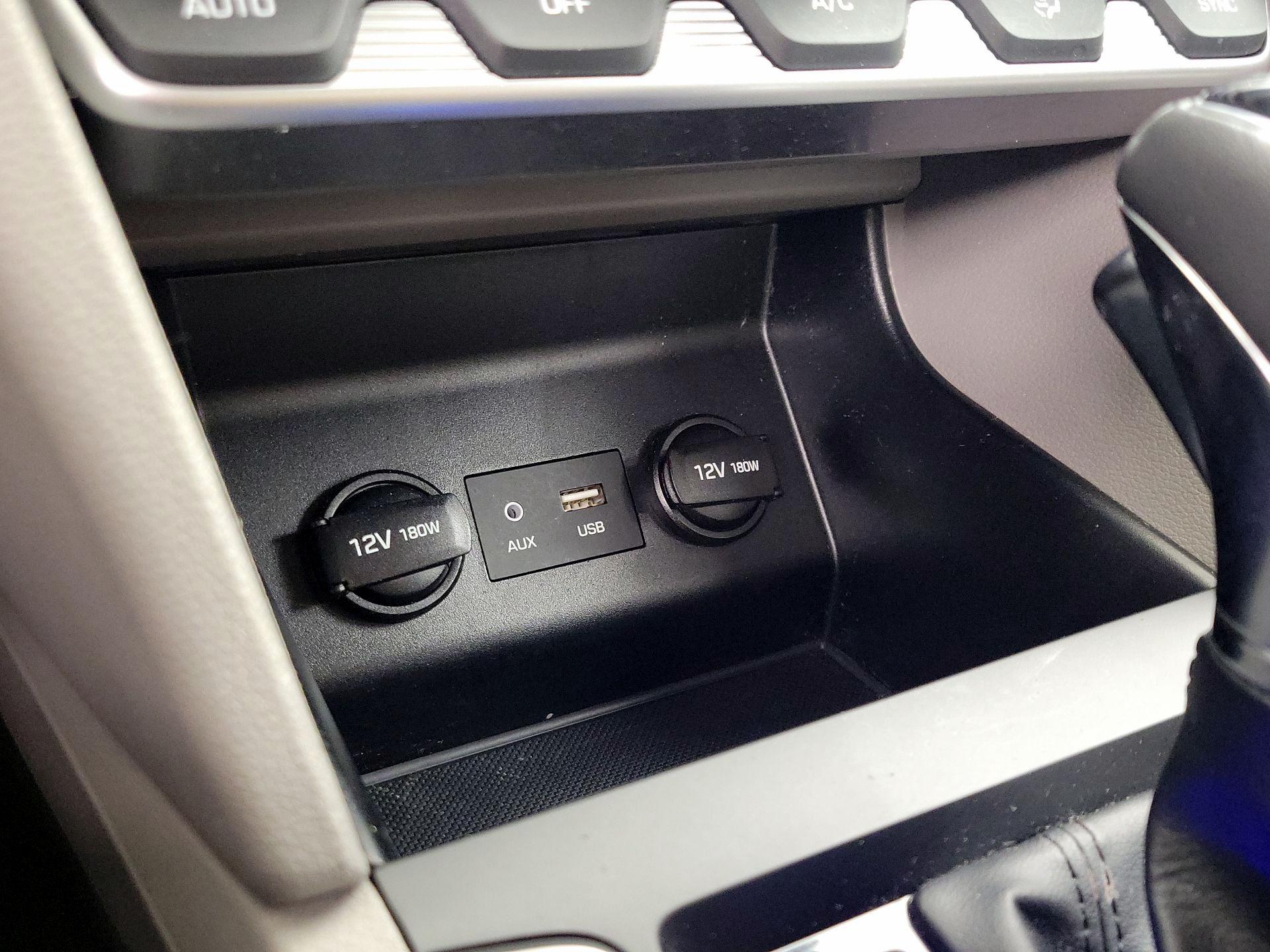 Thumbnail: 2020 Hyundai Elantra - 18