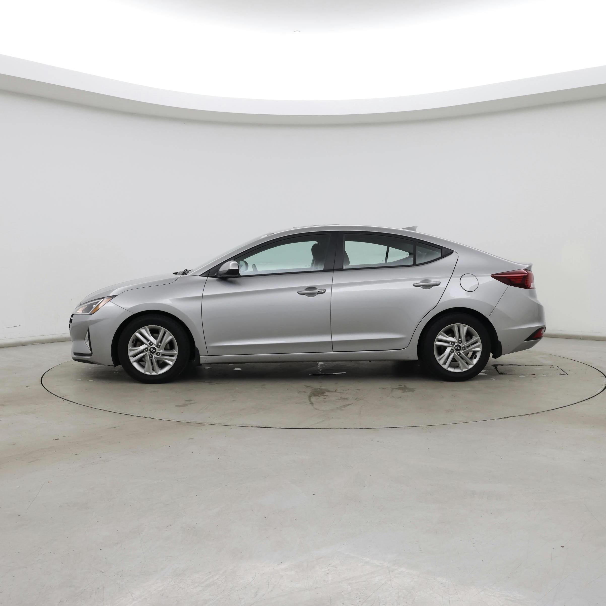 Thumbnail: 2020 Hyundai Elantra - 3