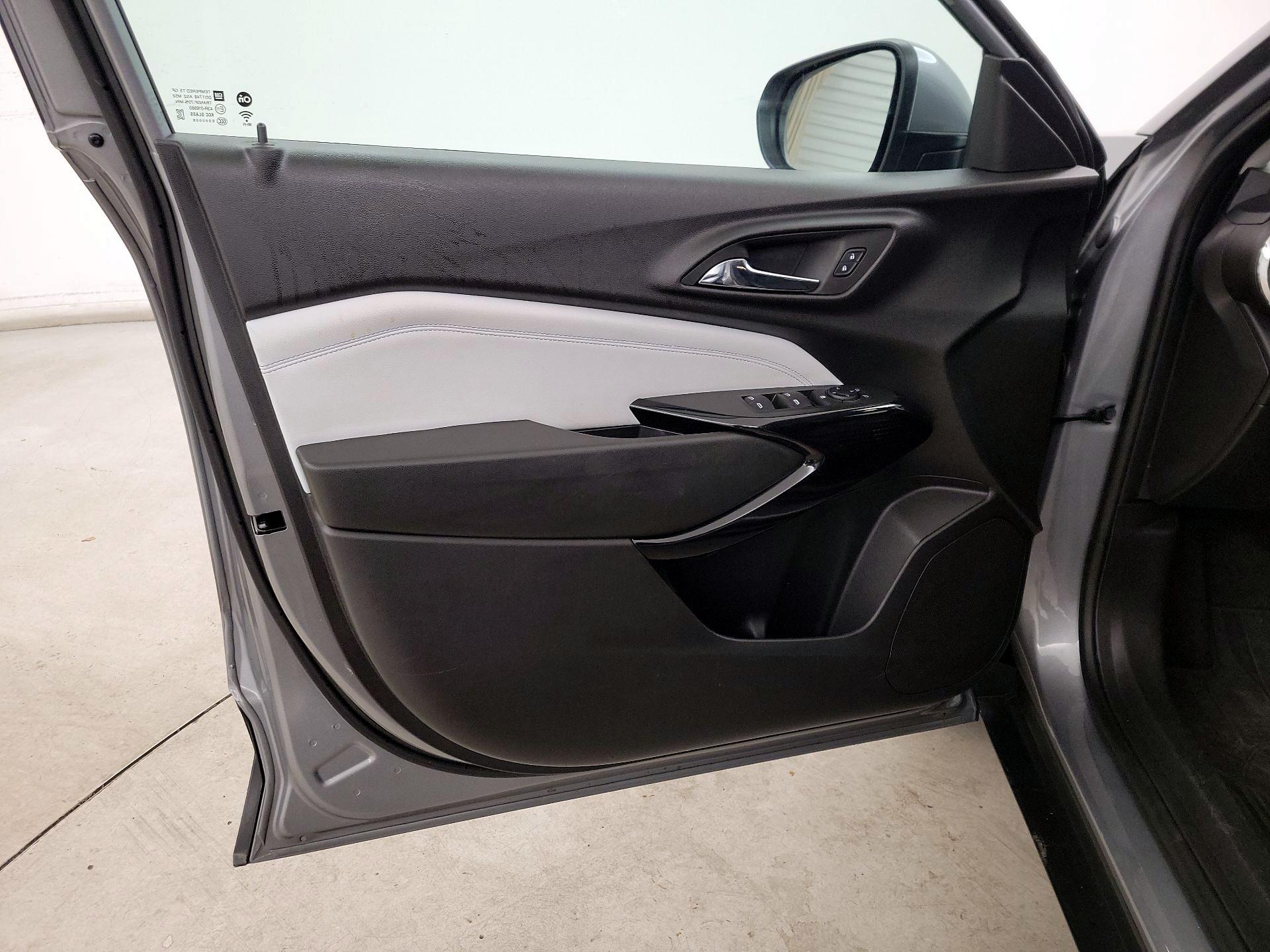 Thumbnail: 2025 Chevrolet Trax - 12