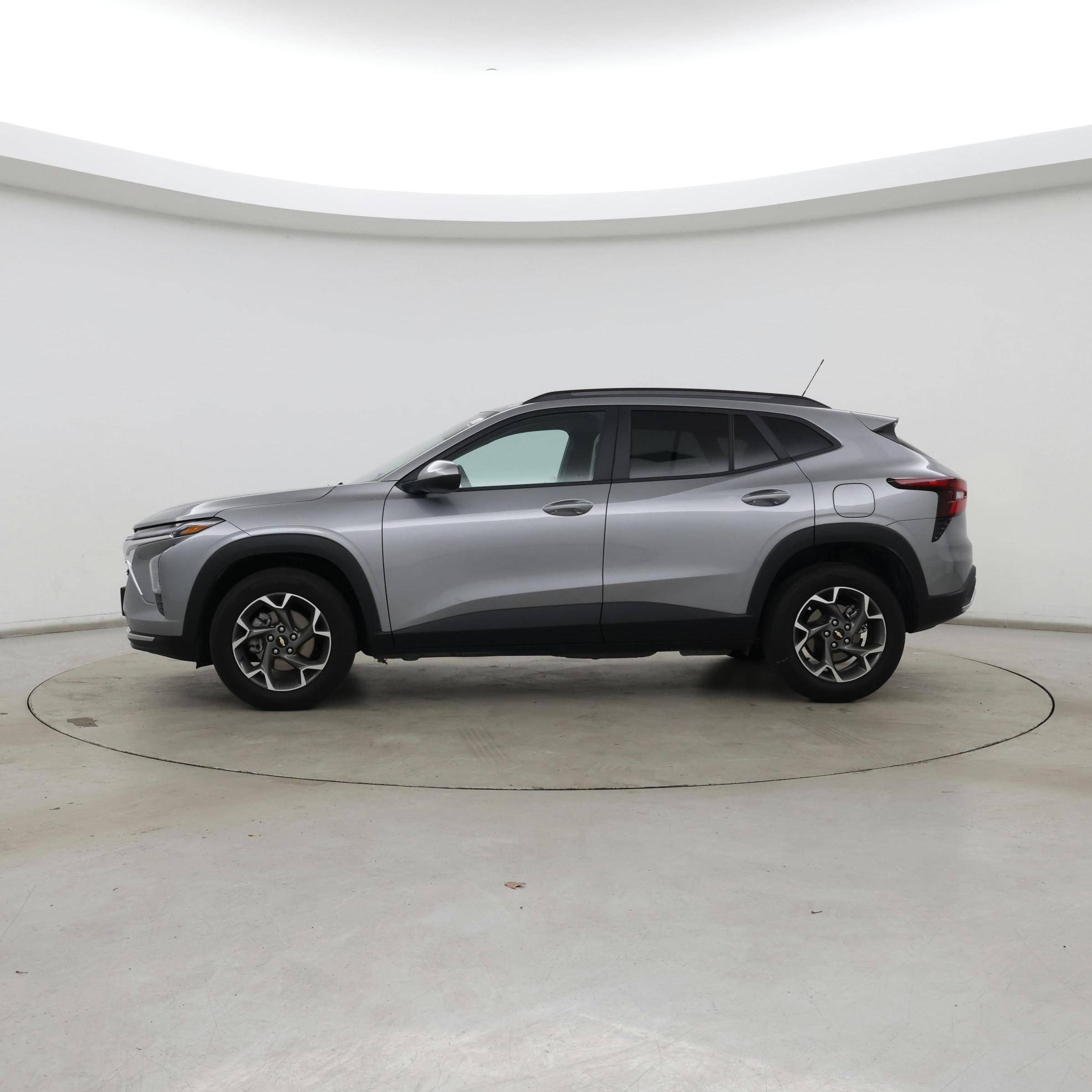 Thumbnail: 2025 Chevrolet Trax - 3