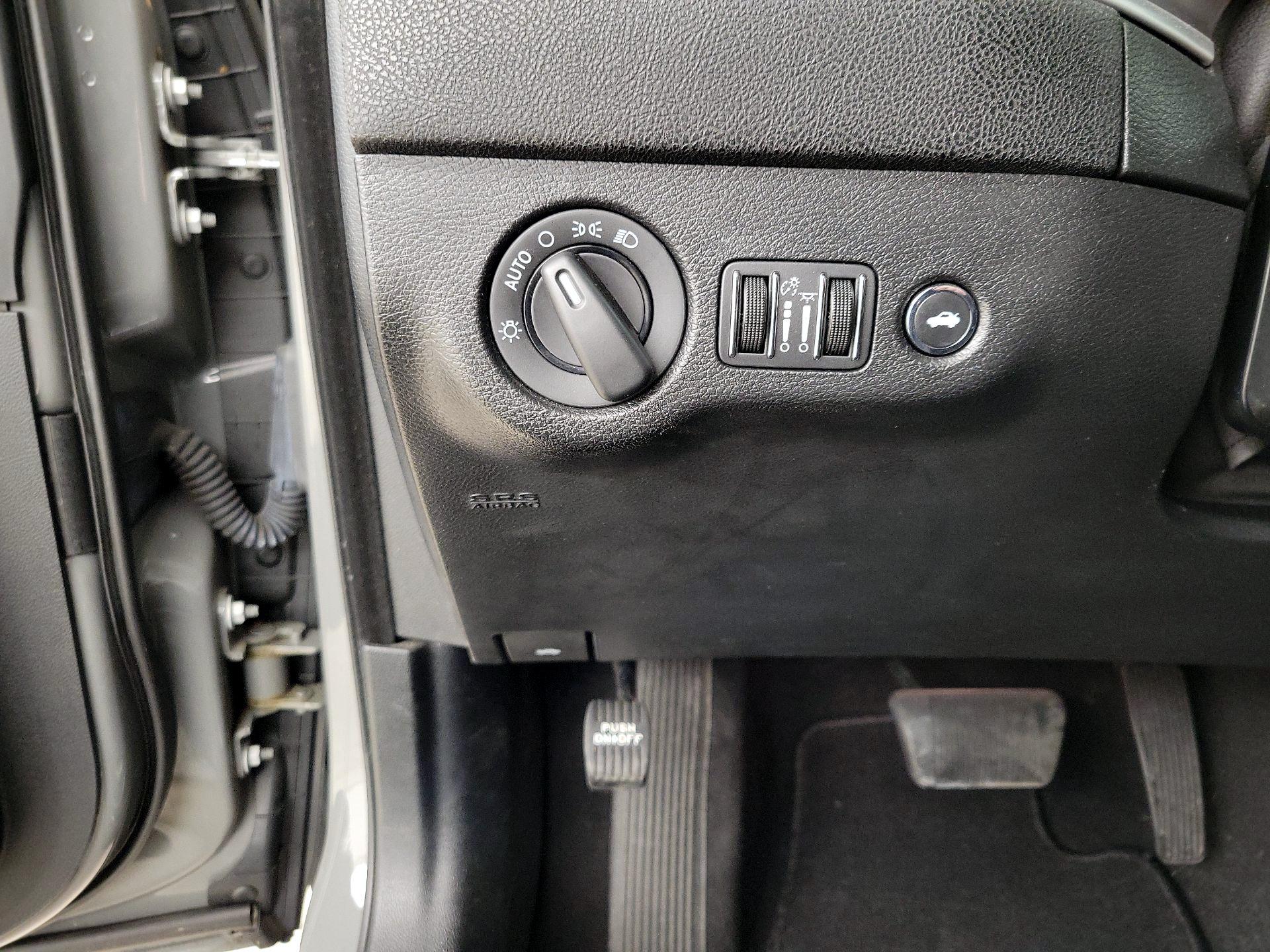 Thumbnail: 2019 Dodge Charger - 13