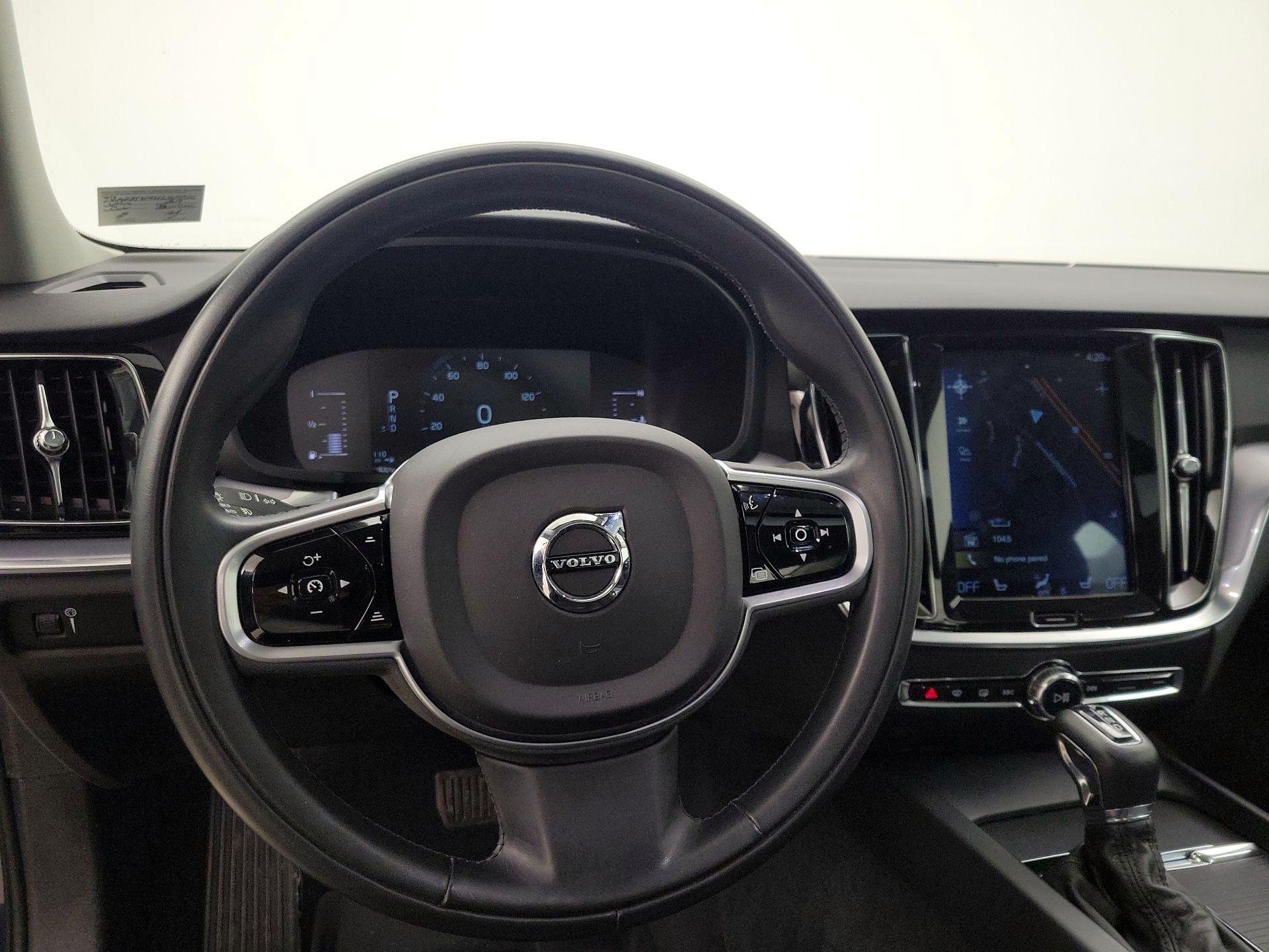 Thumbnail: 2019 Volvo S60 - 10