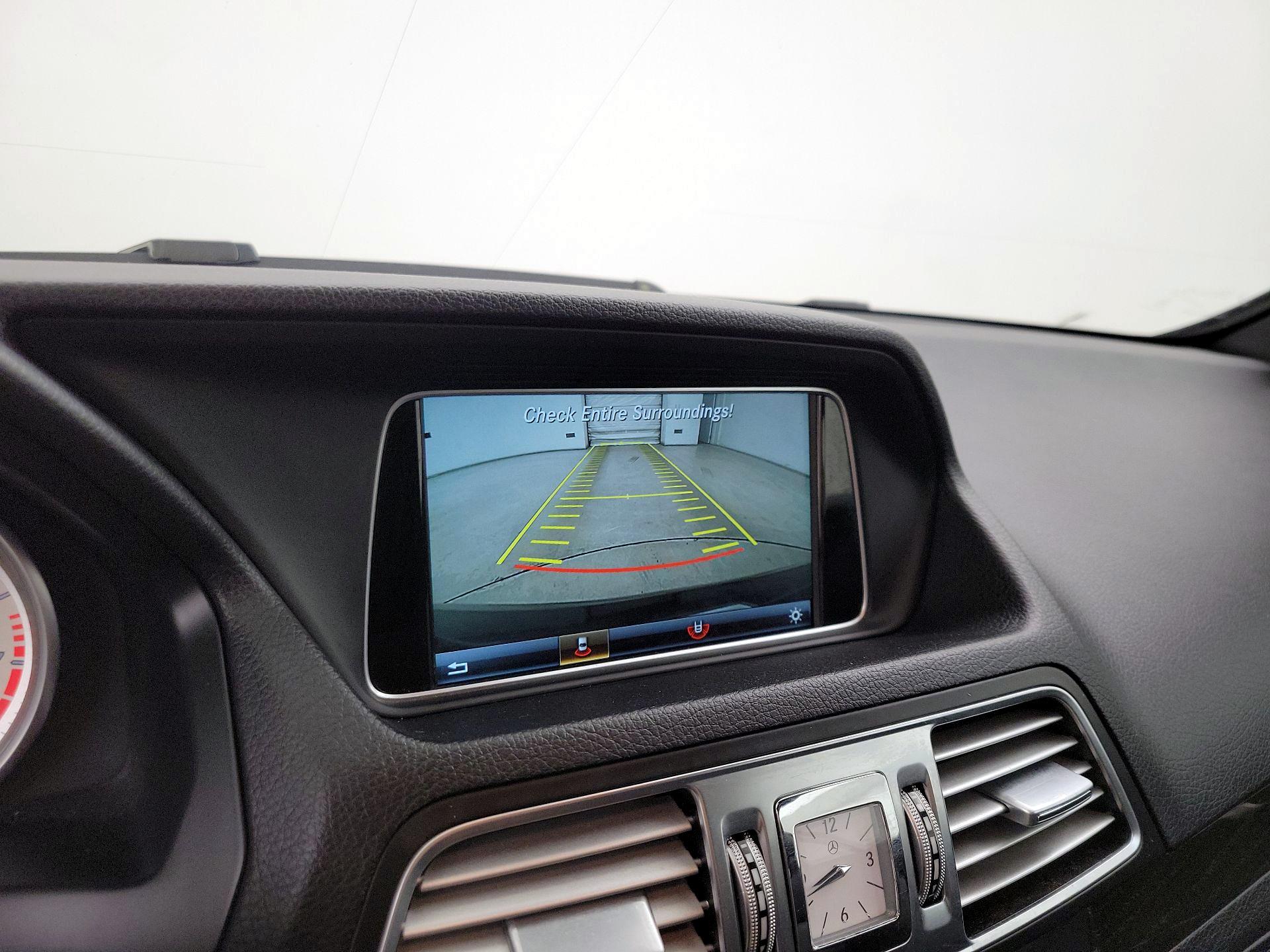 Thumbnail: 2016 Mercedes-Benz E-Class - 15