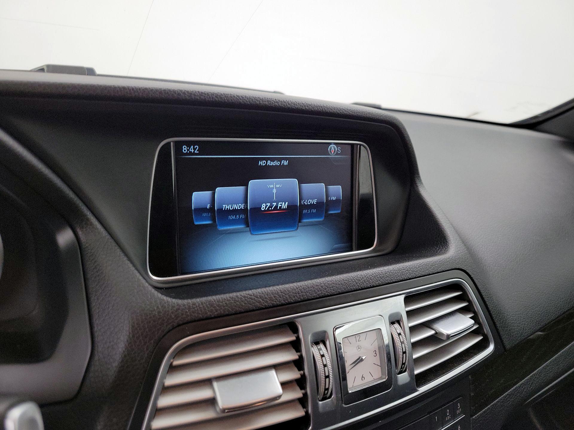 Thumbnail: 2016 Mercedes-Benz E-Class - 16