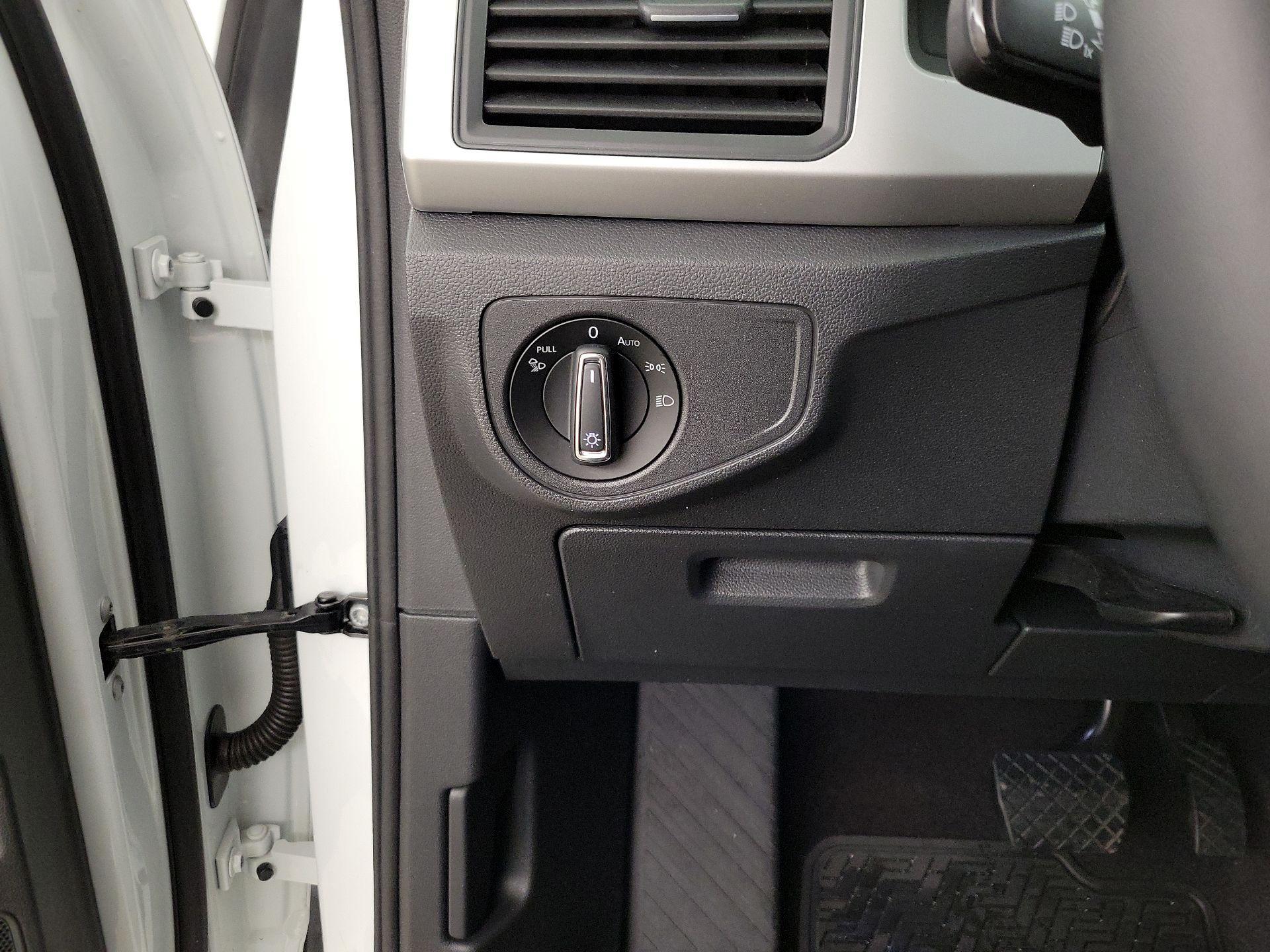 Thumbnail: 2021 Volkswagen Atlas - 13