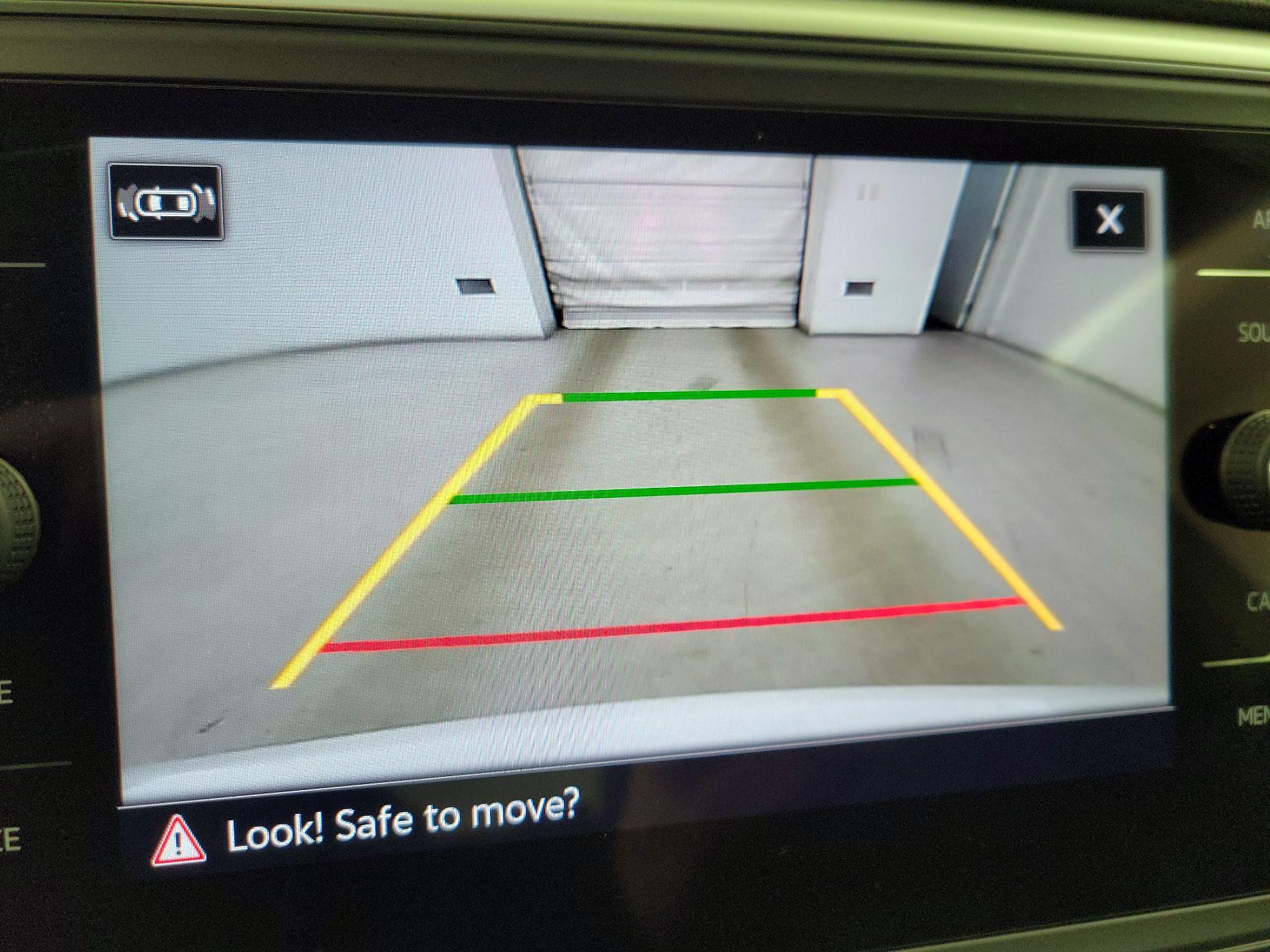 Thumbnail: 2021 Volkswagen Atlas - 14