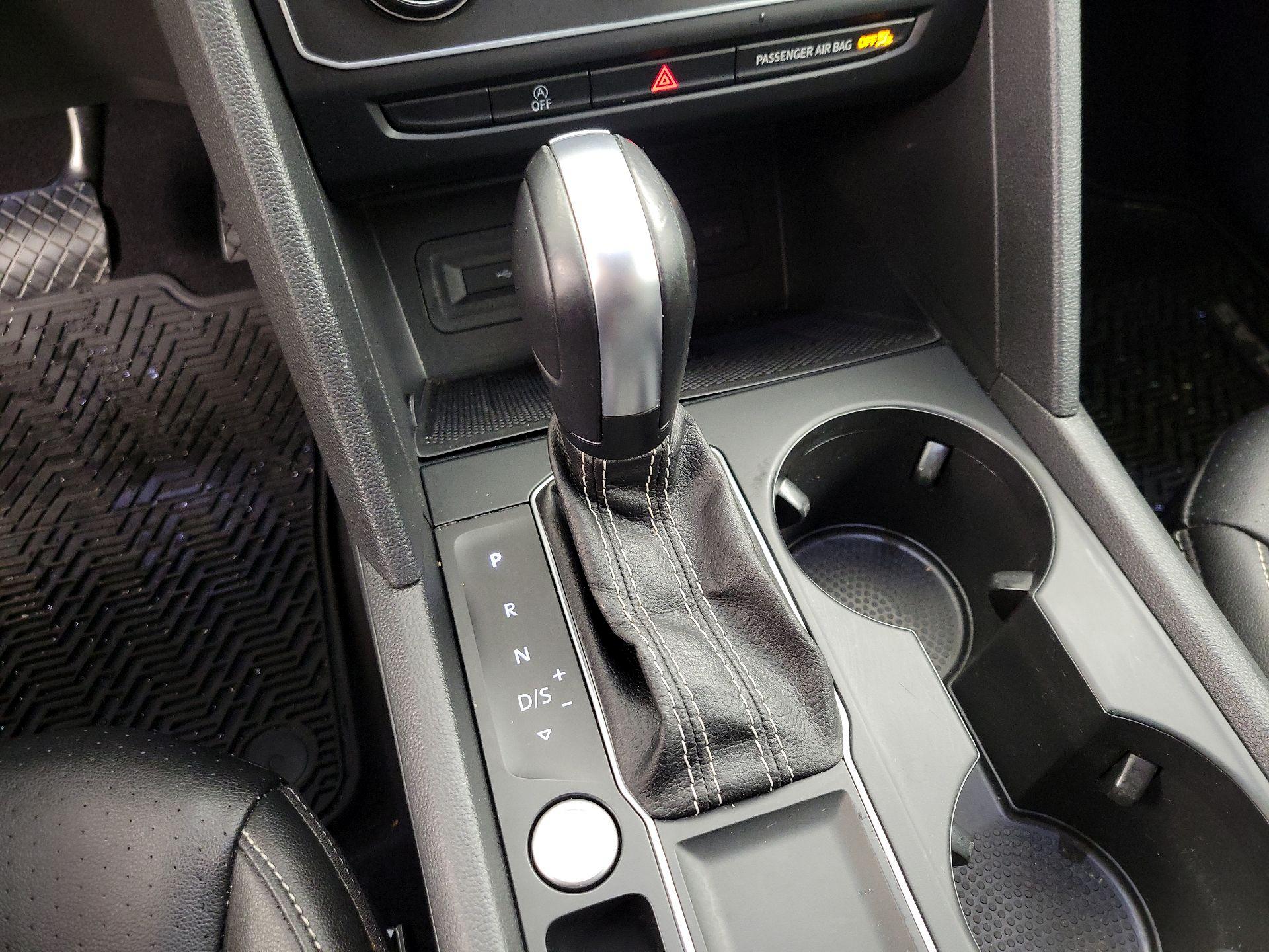 Thumbnail: 2021 Volkswagen Atlas - 17