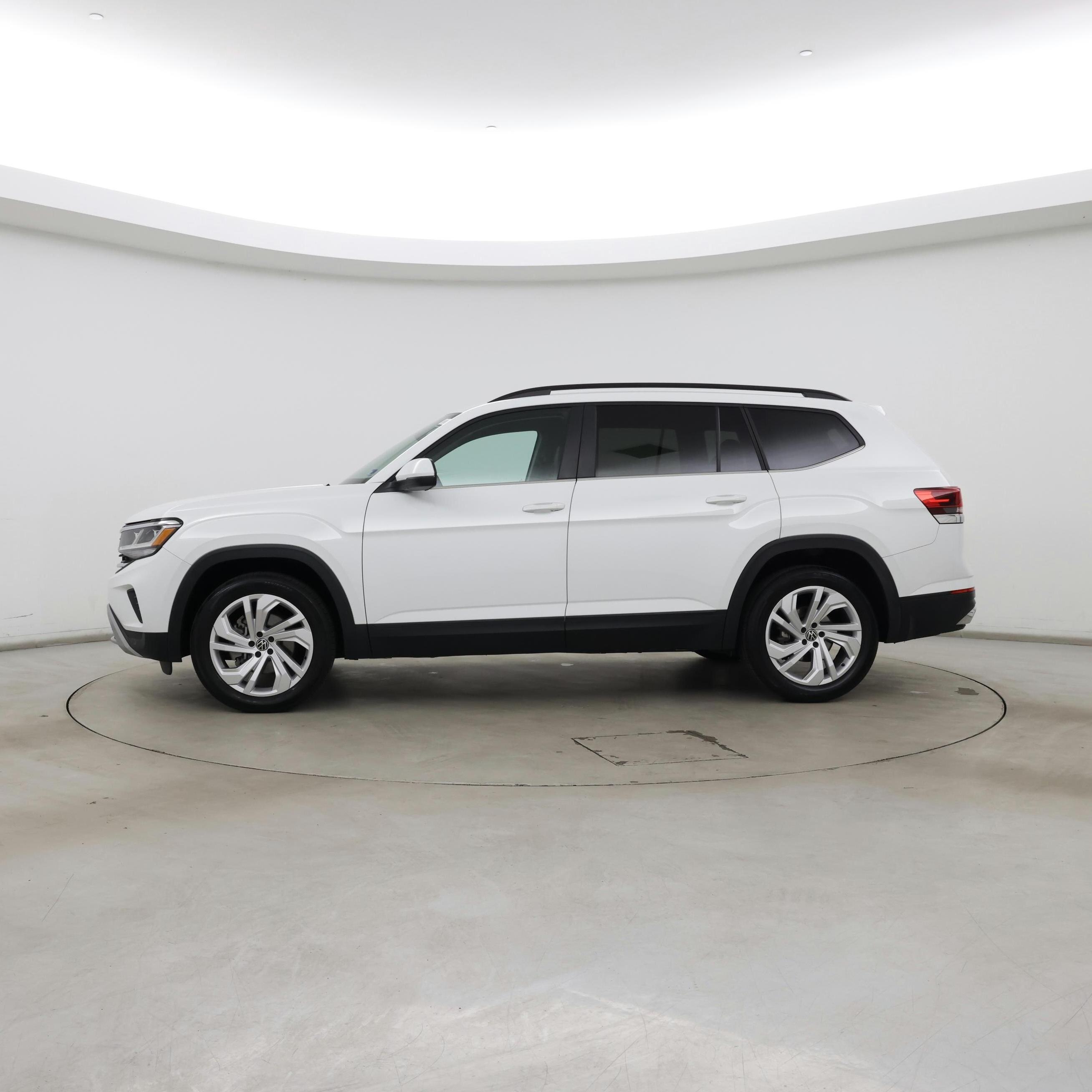 Thumbnail: 2021 Volkswagen Atlas - 3