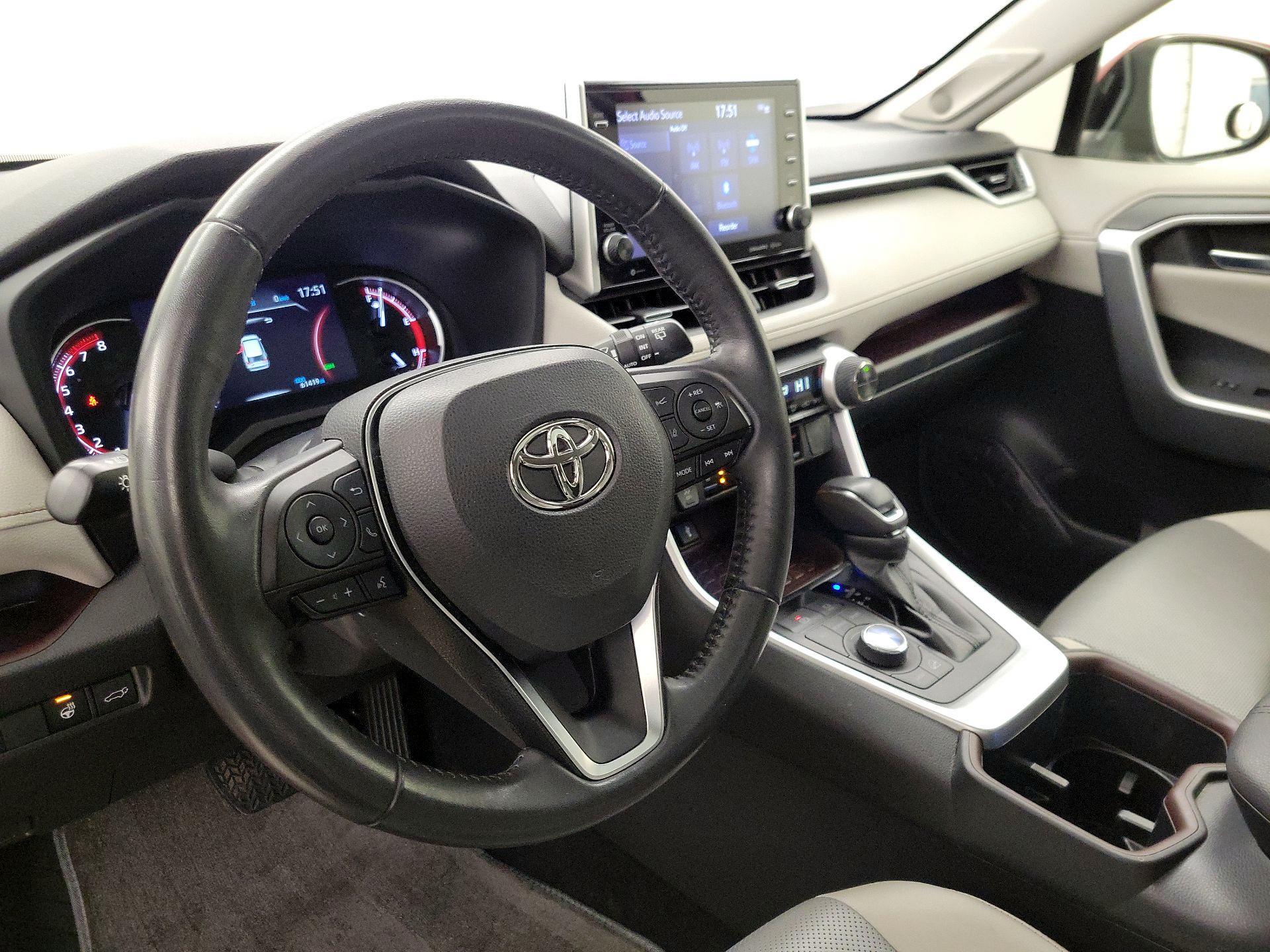 Thumbnail: 2022 Toyota RAV4 - 9