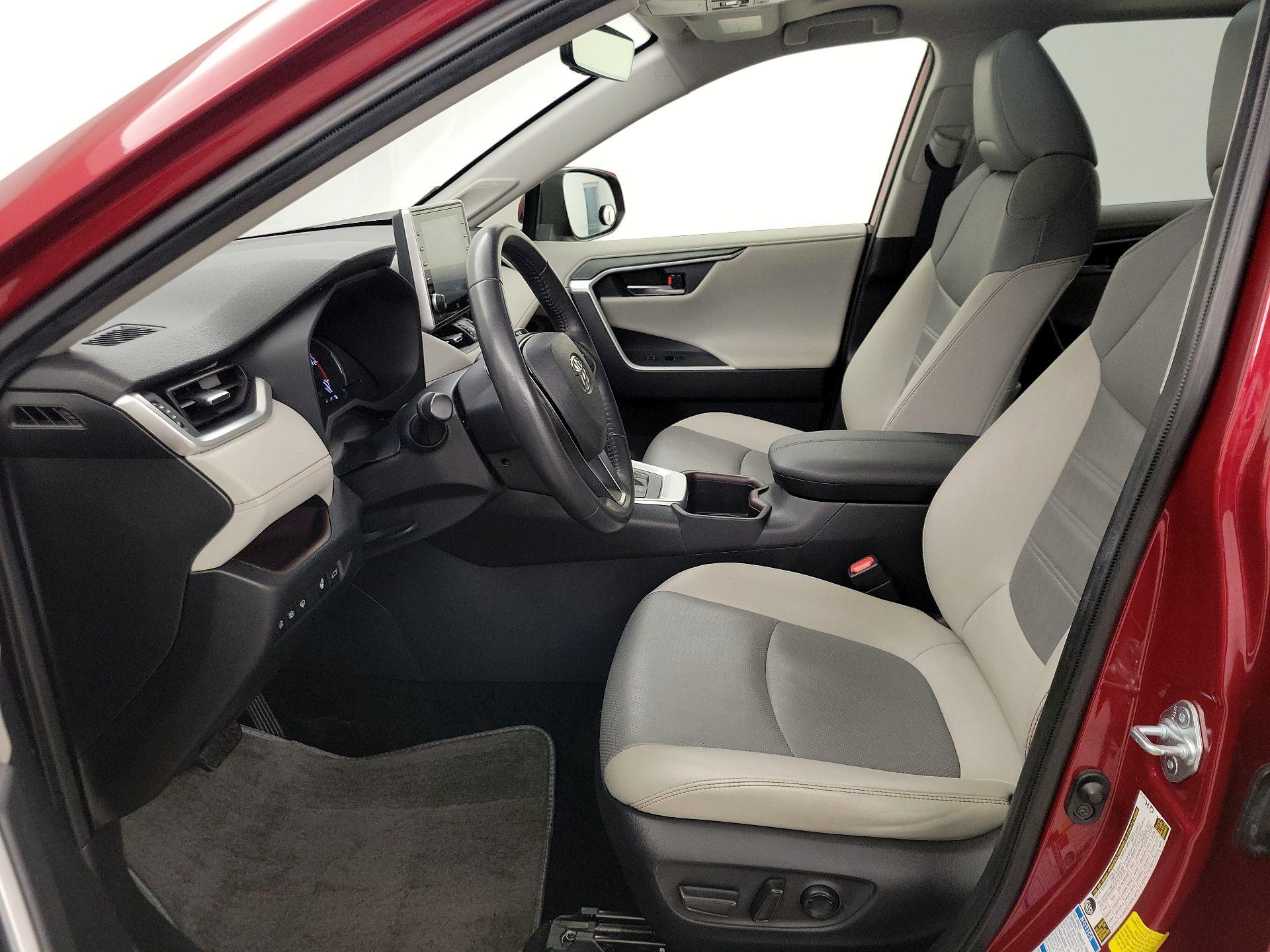 Thumbnail: 2022 Toyota RAV4 - 11