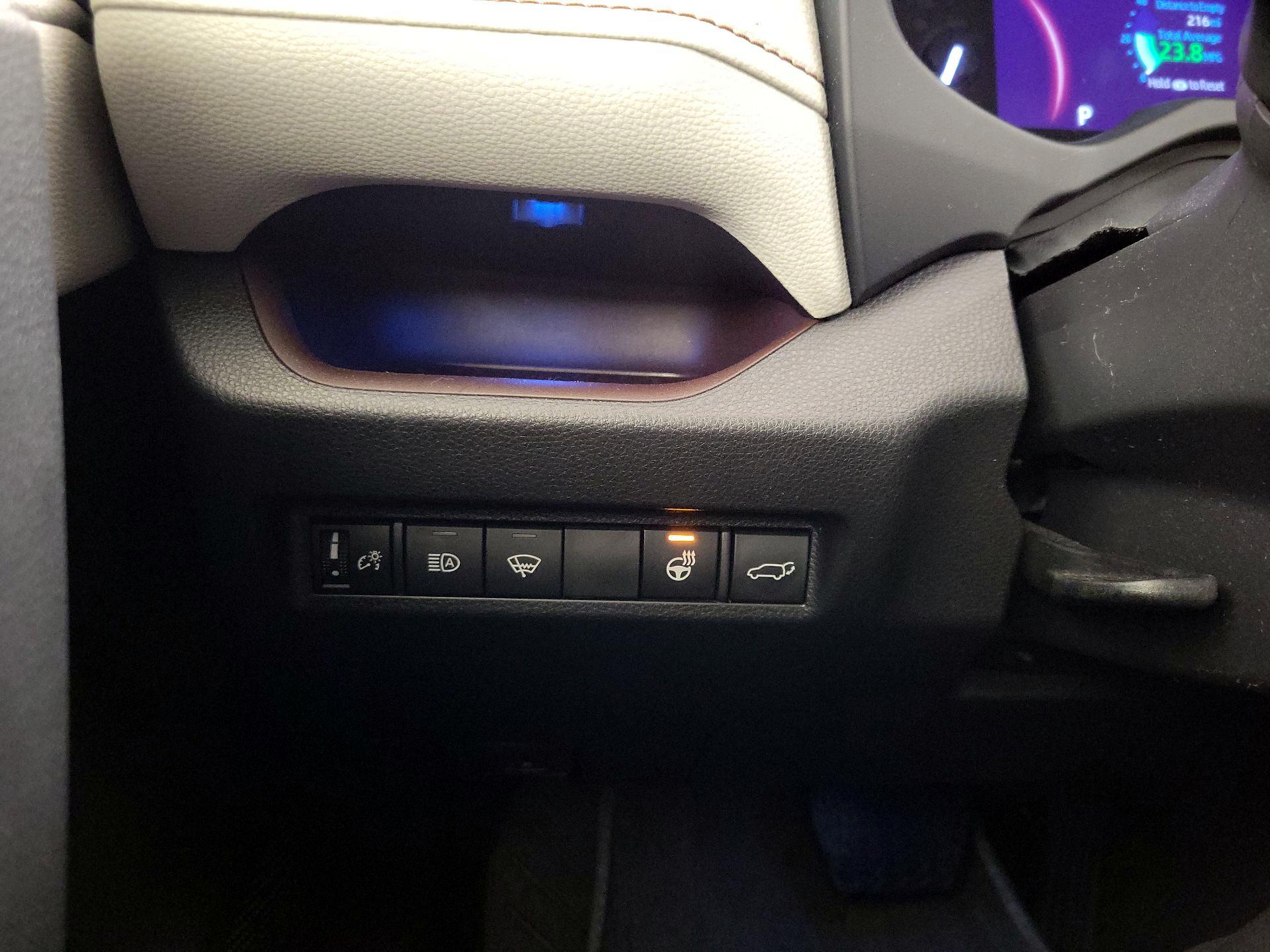 Thumbnail: 2022 Toyota RAV4 - 13