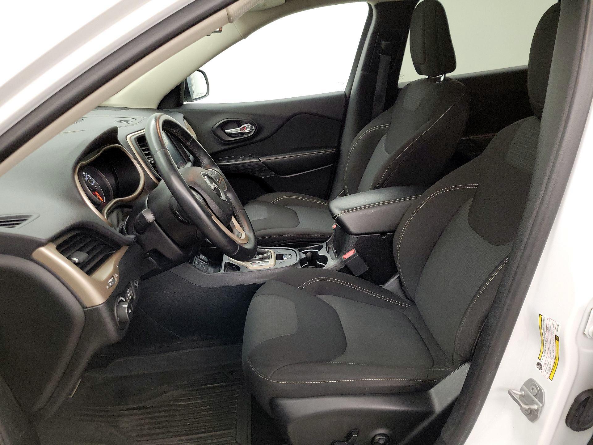 Thumbnail: 2016 Jeep Cherokee - 11