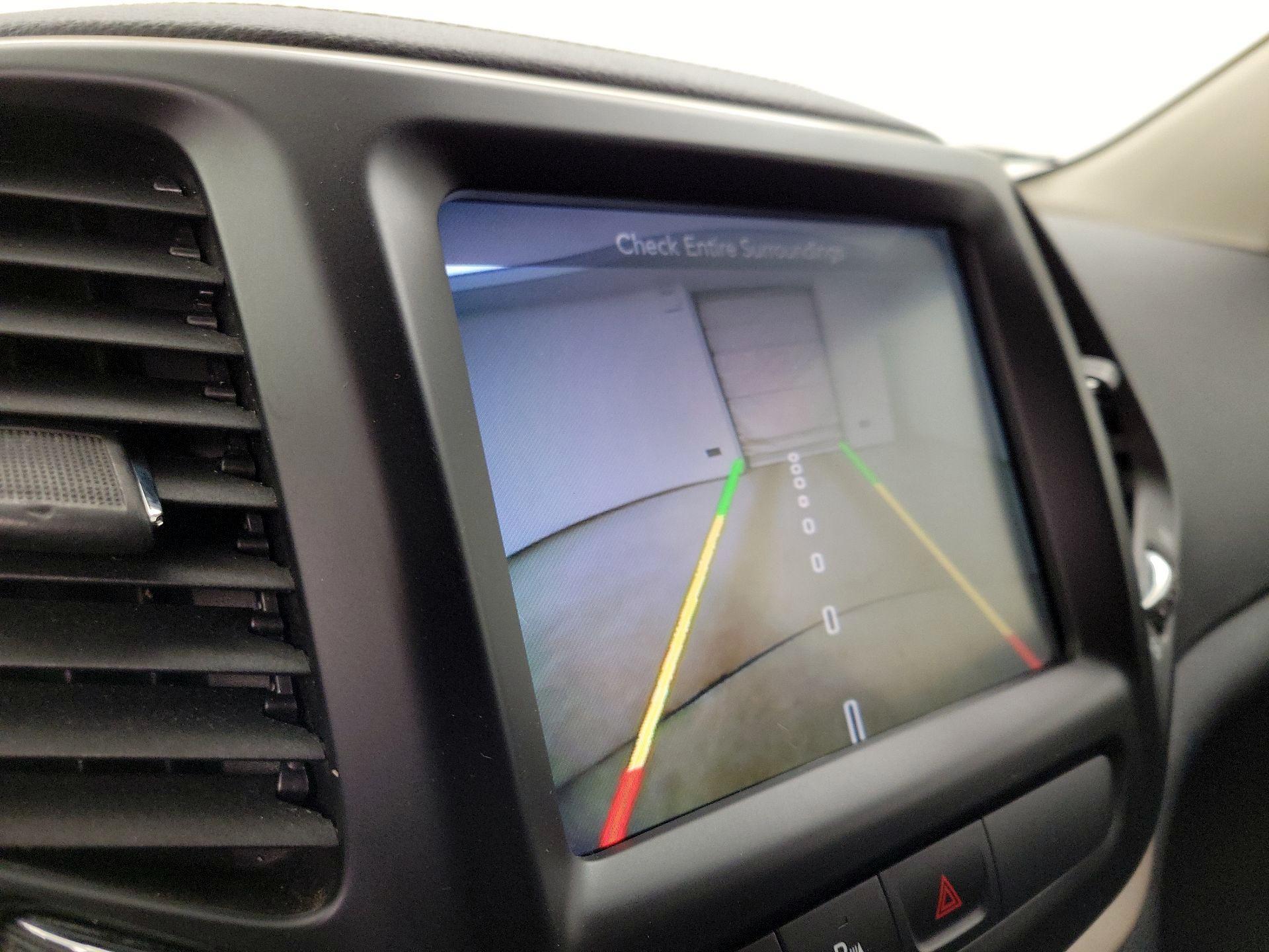 Thumbnail: 2016 Jeep Cherokee - 14