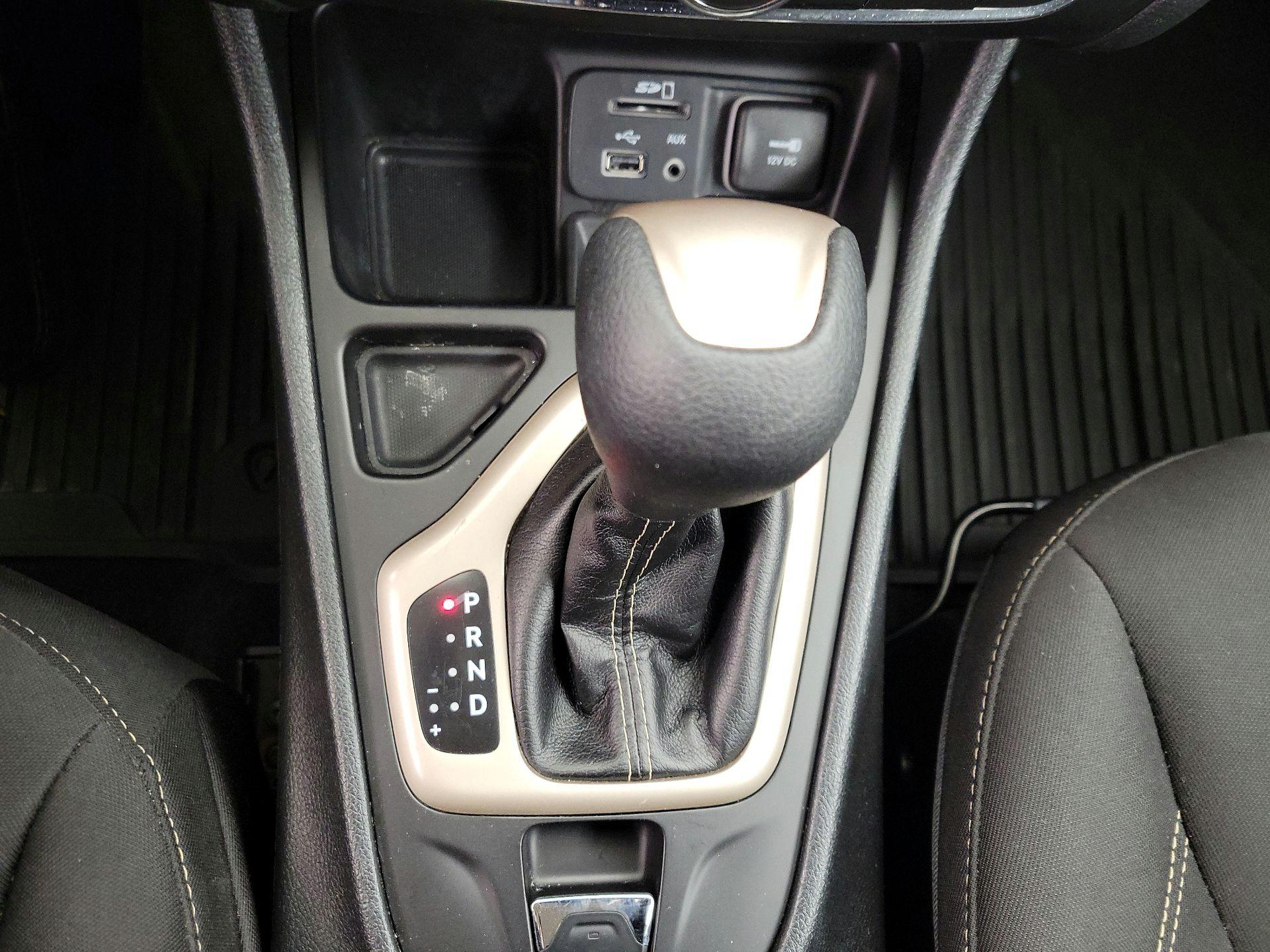 Thumbnail: 2016 Jeep Cherokee - 17