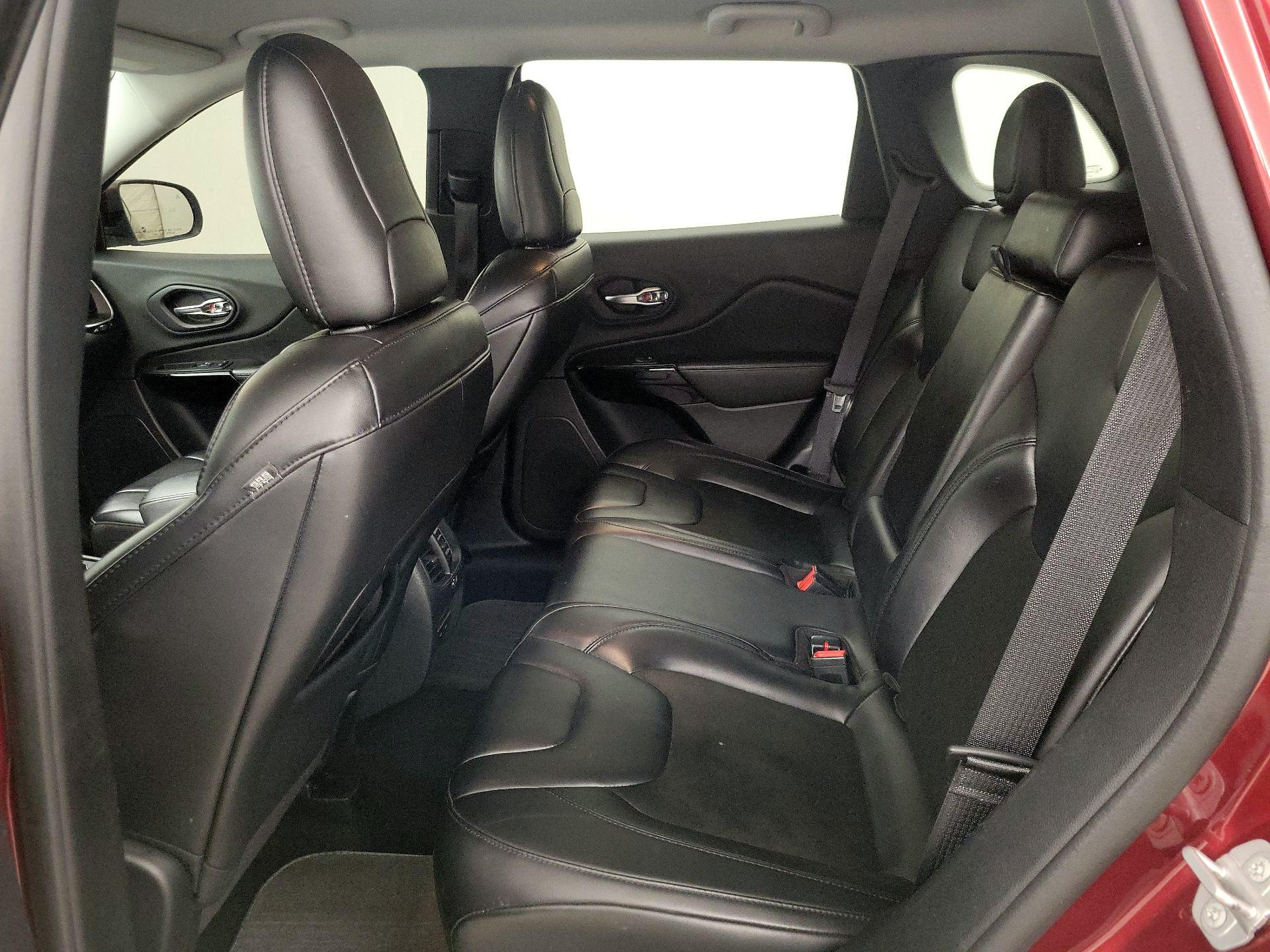 Thumbnail: 2020 Jeep Cherokee - 19