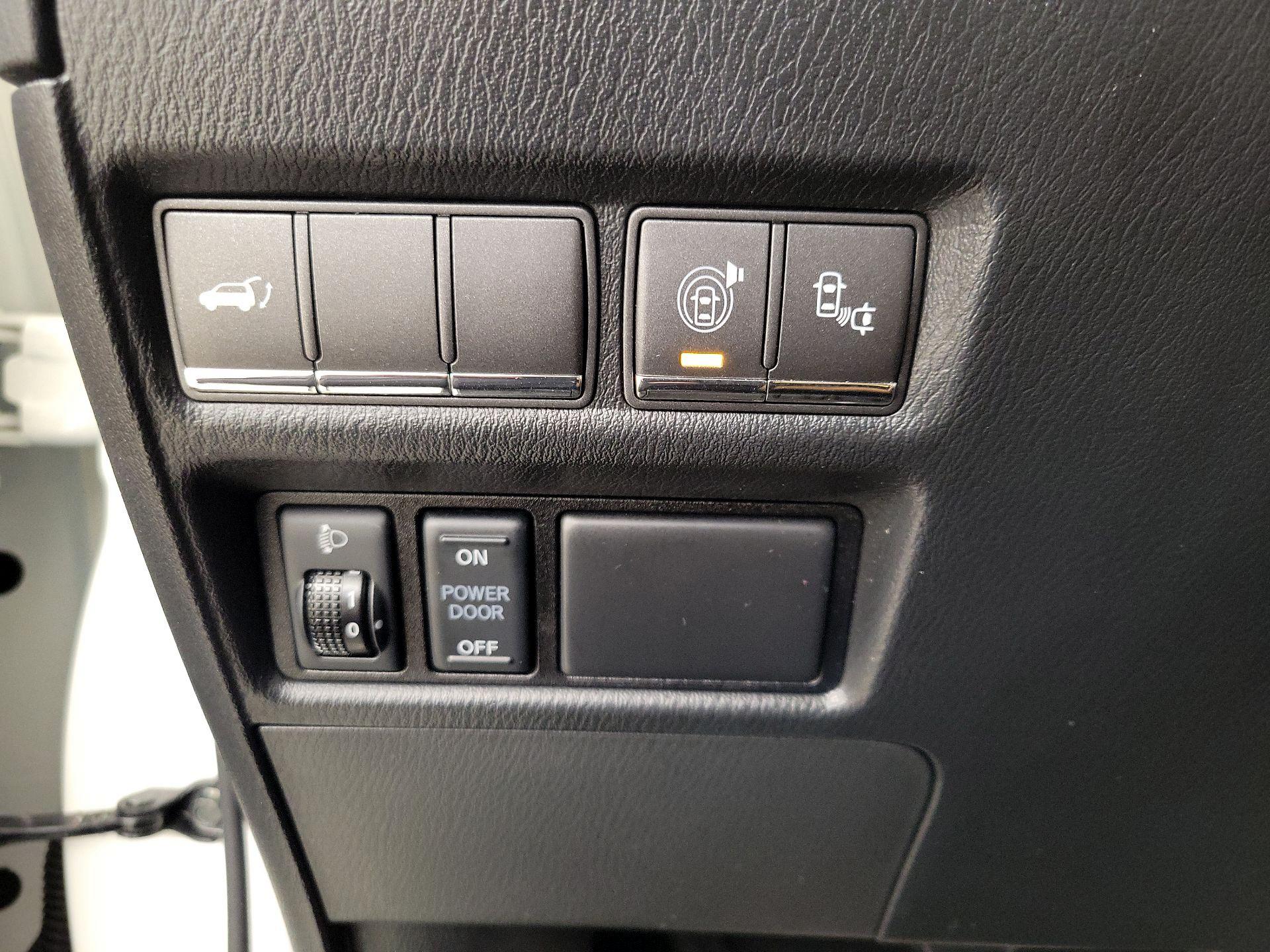 Thumbnail: 2016 INFINITI QX80 - 13