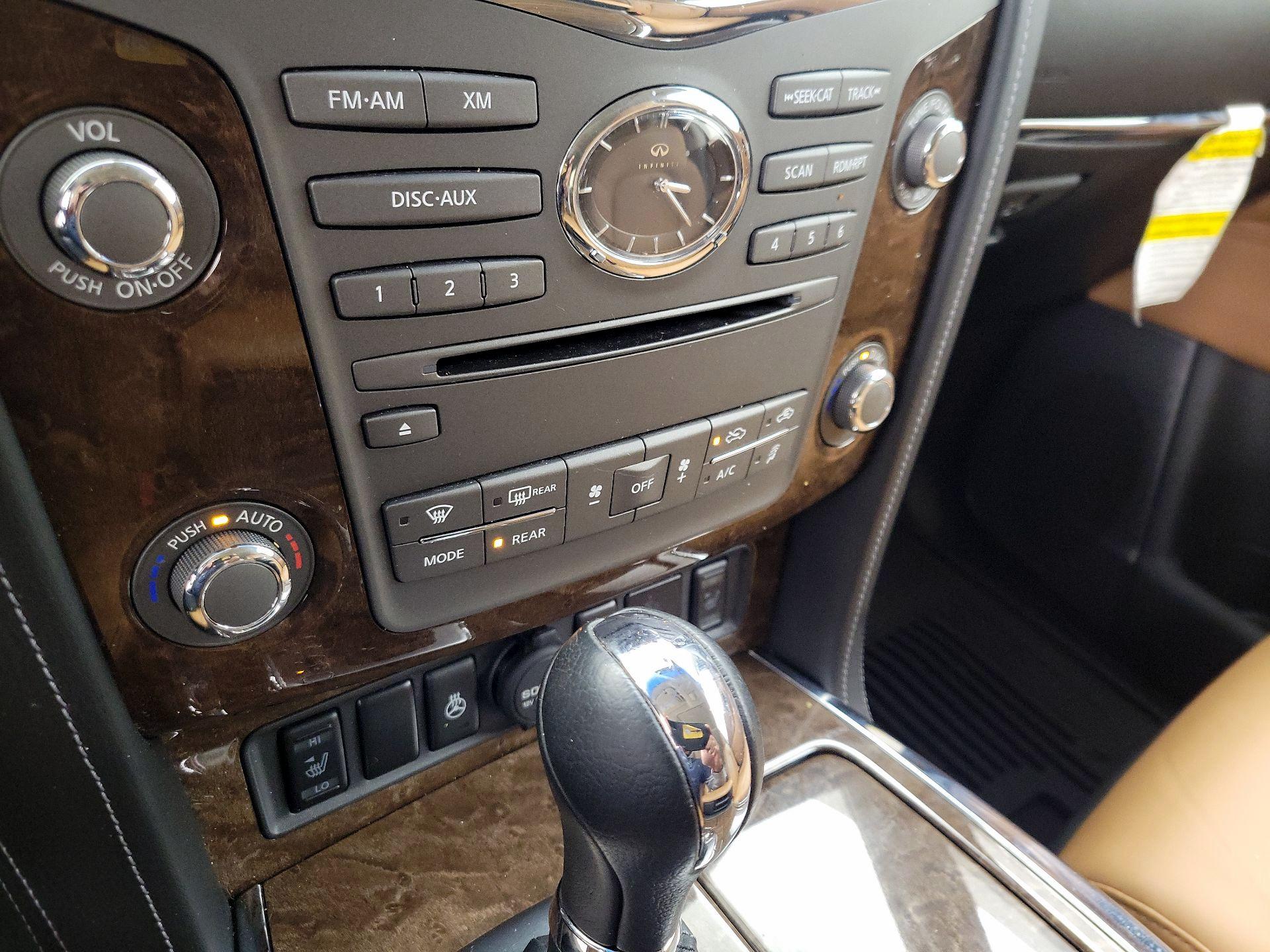 Thumbnail: 2016 INFINITI QX80 - 17