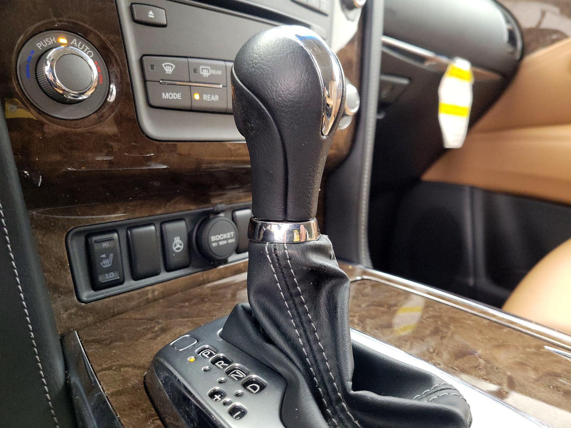 Thumbnail: 2016 INFINITI QX80 - 18