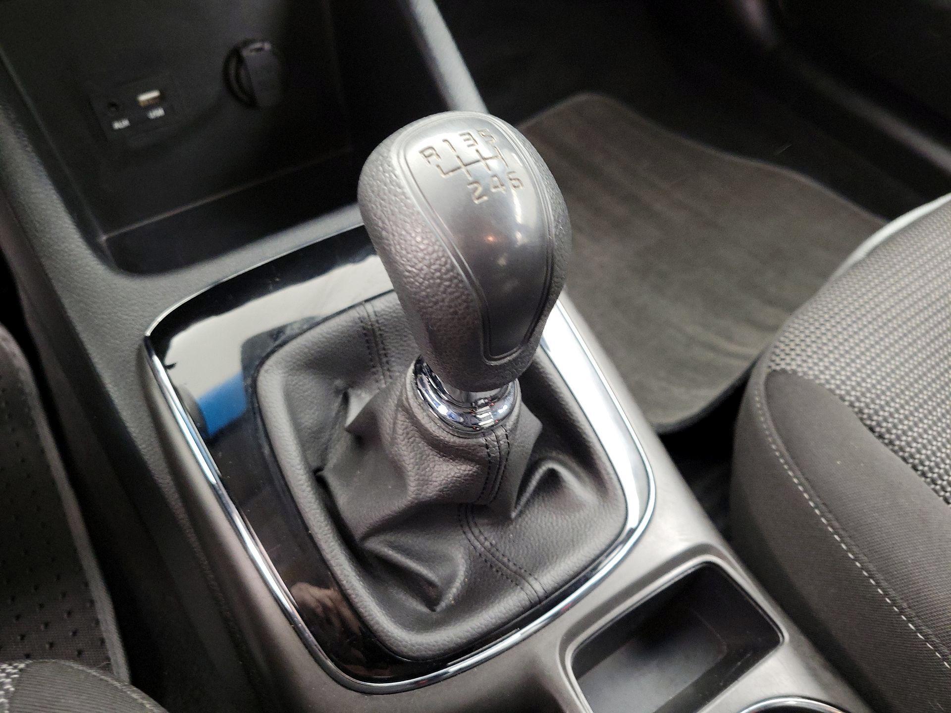 Thumbnail: 2018 Kia Forte - 16