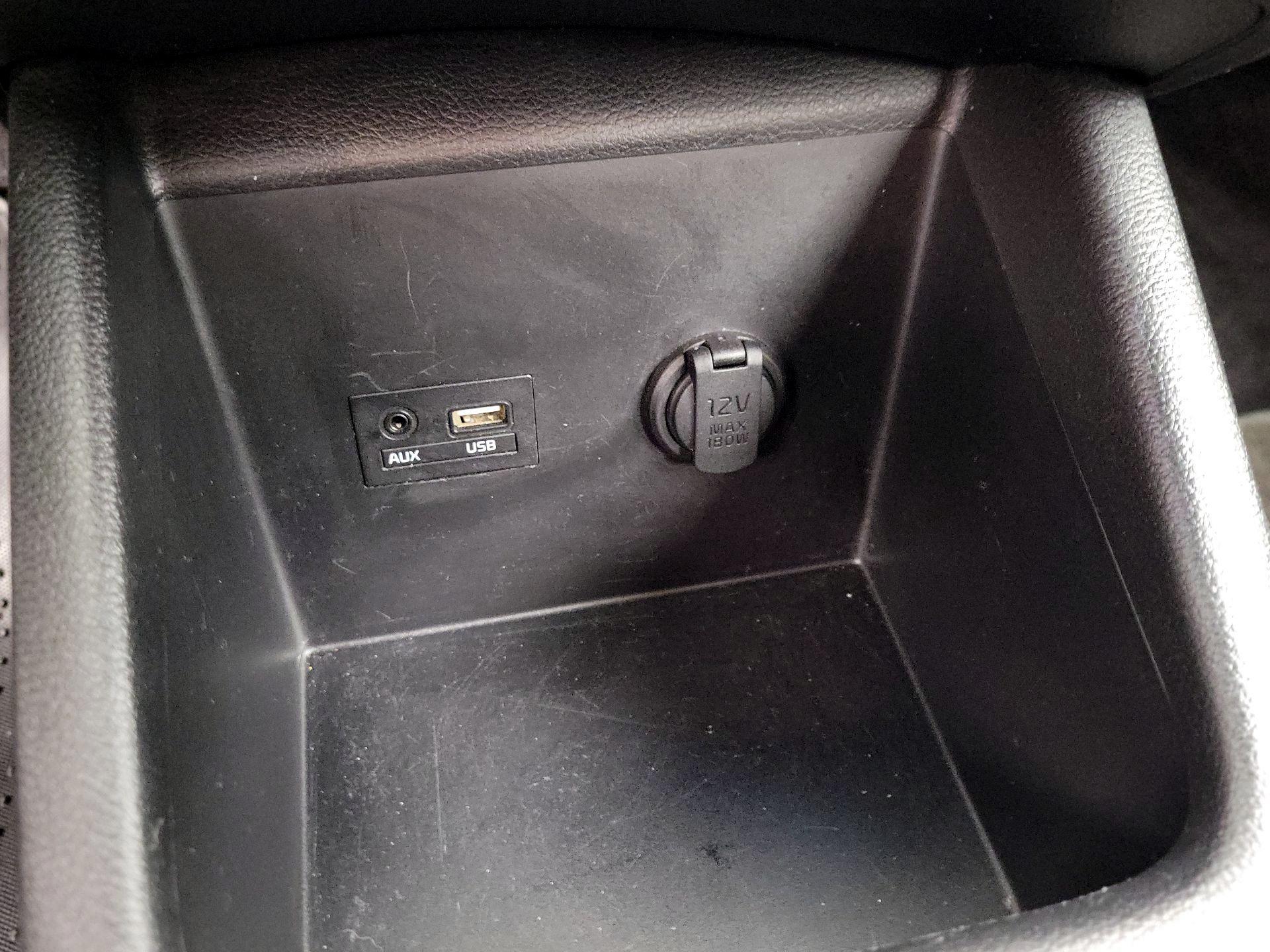 Thumbnail: 2018 Kia Forte - 17