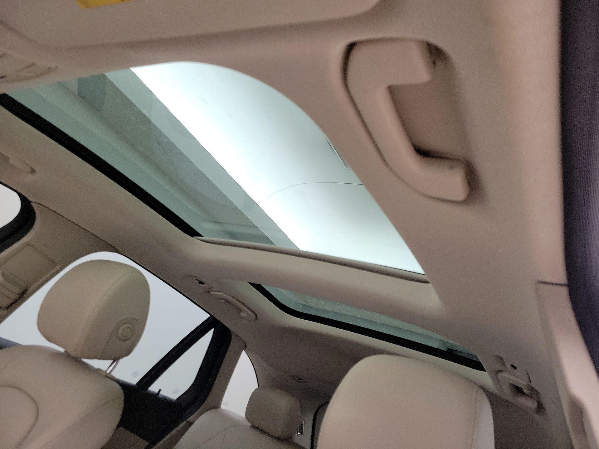 Thumbnail: 2018 Mercedes-Benz GLC - 20