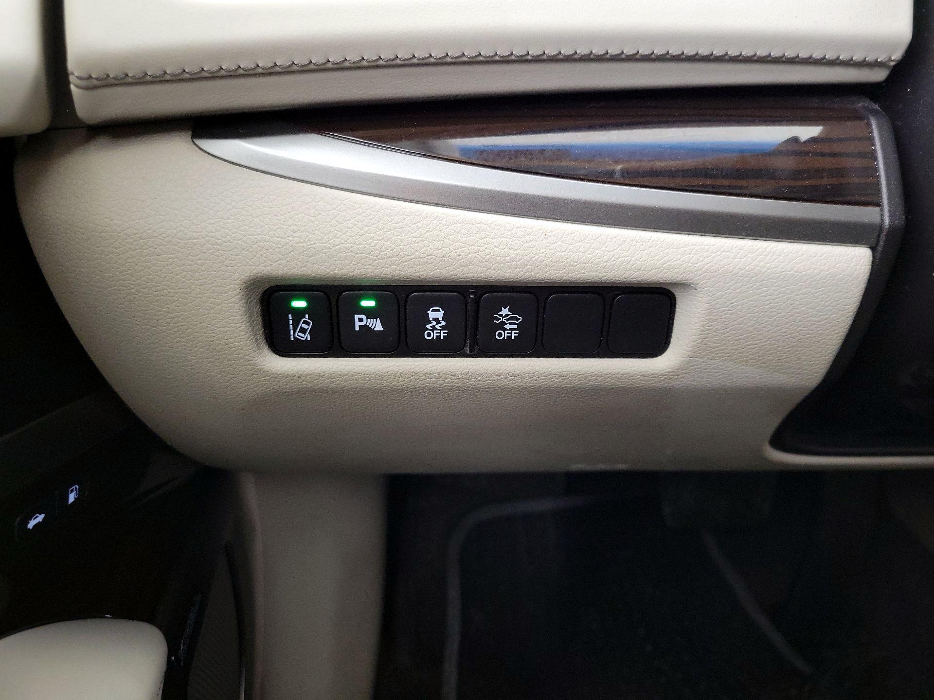 Thumbnail: 2016 Acura RLX - 13