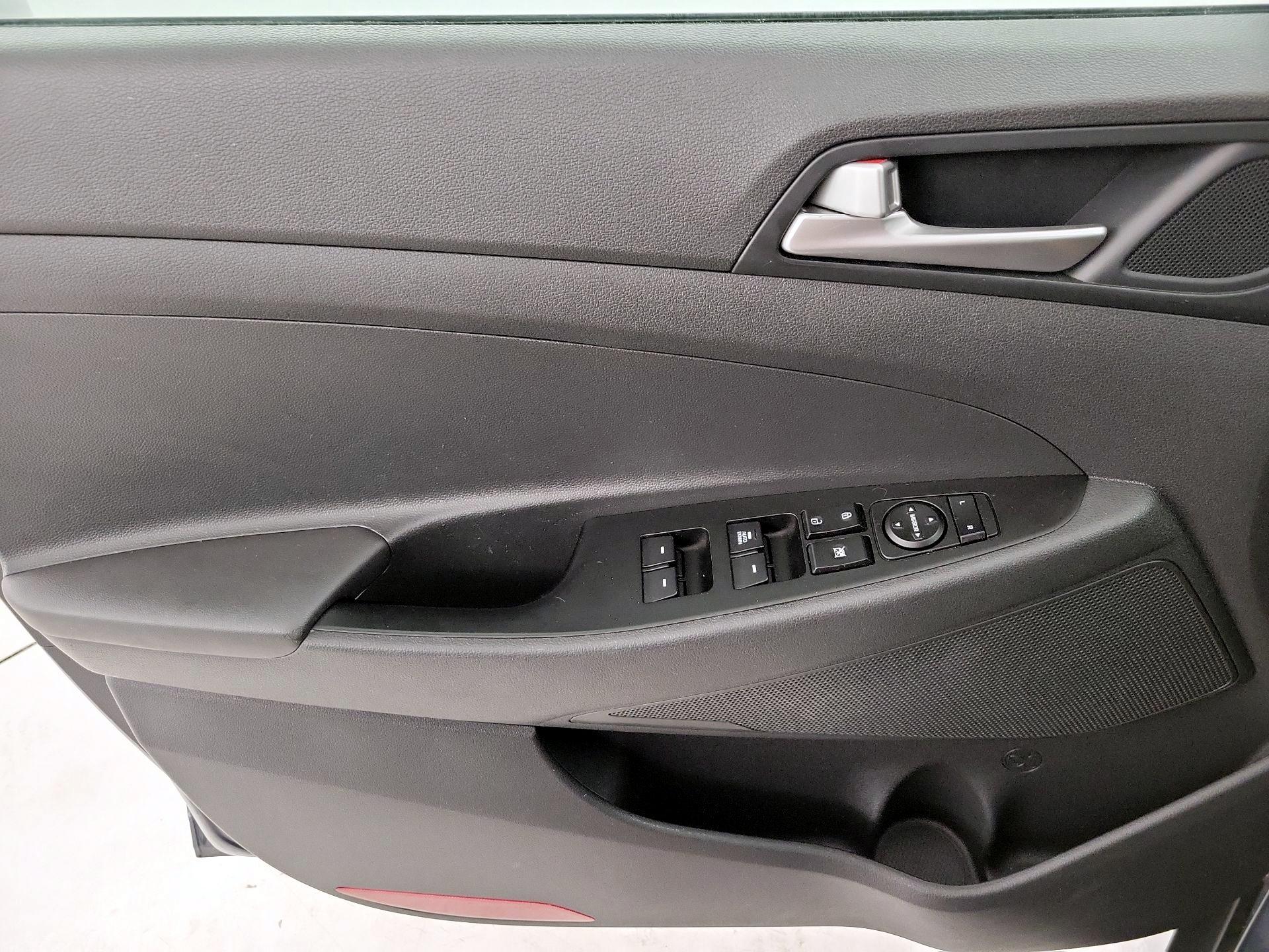Thumbnail: 2019 Hyundai Tucson - 12