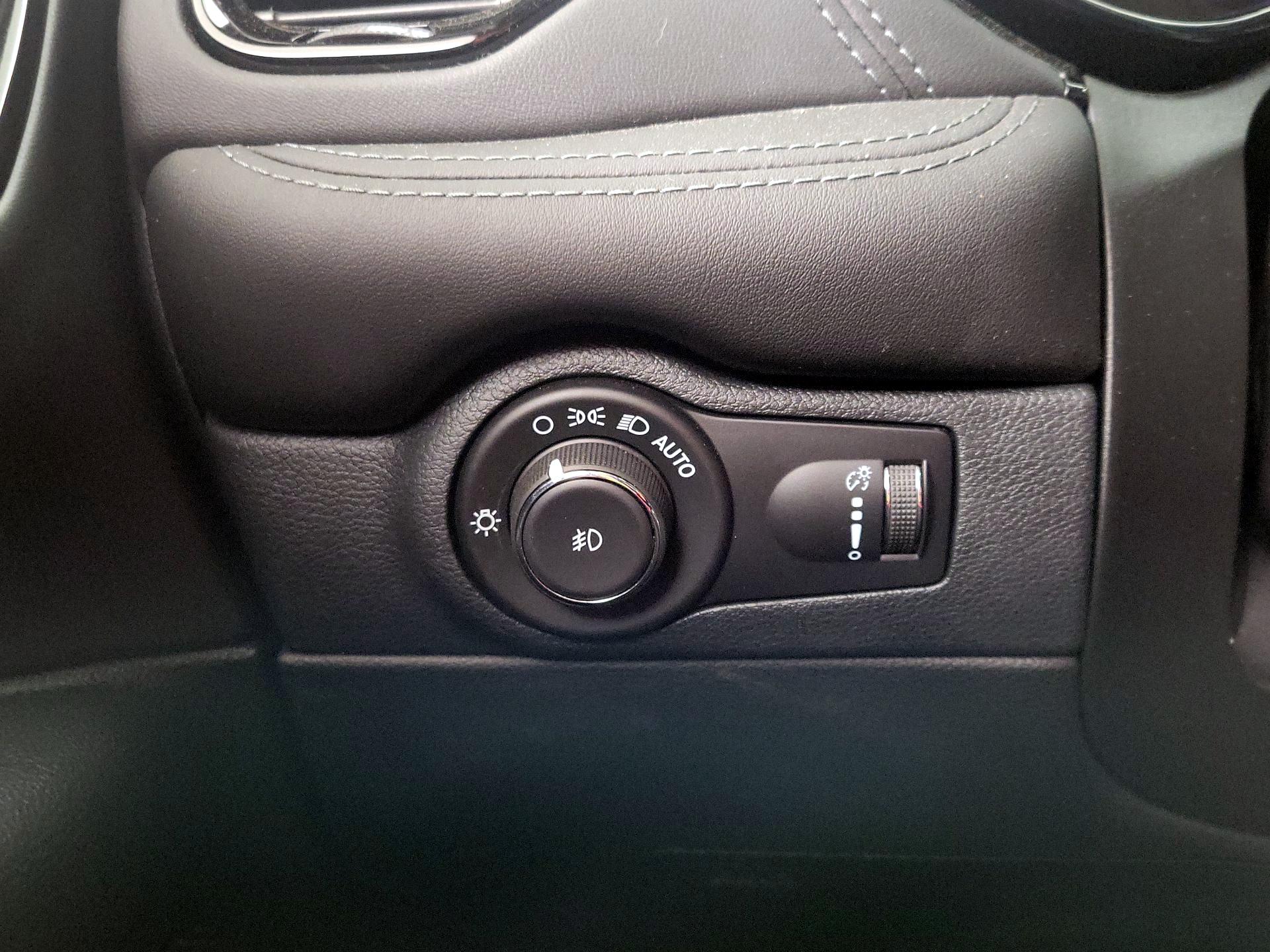 Thumbnail: 2021 Dodge Durango - 13