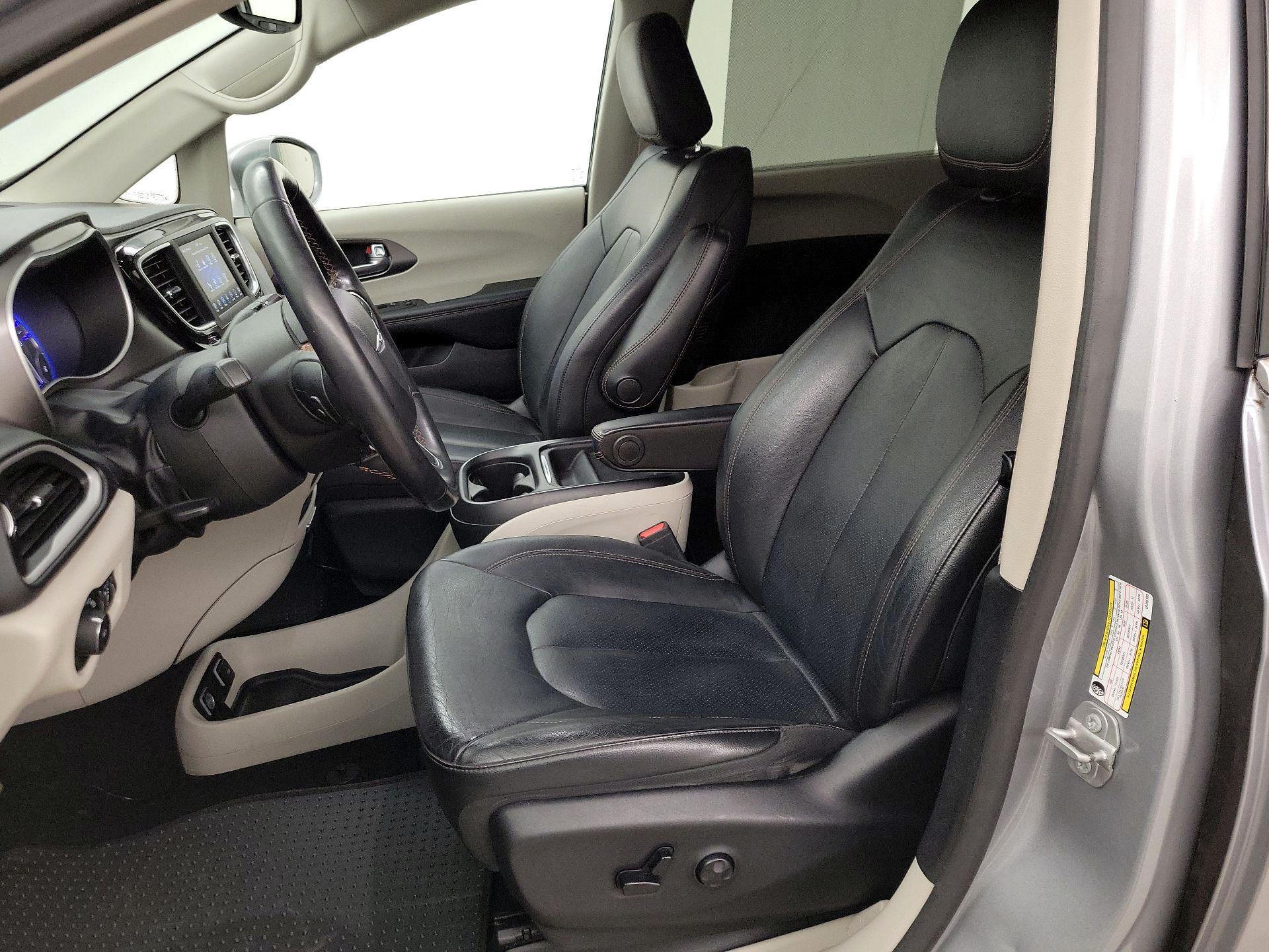 Thumbnail: 2020 Chrysler Pacifica - 11