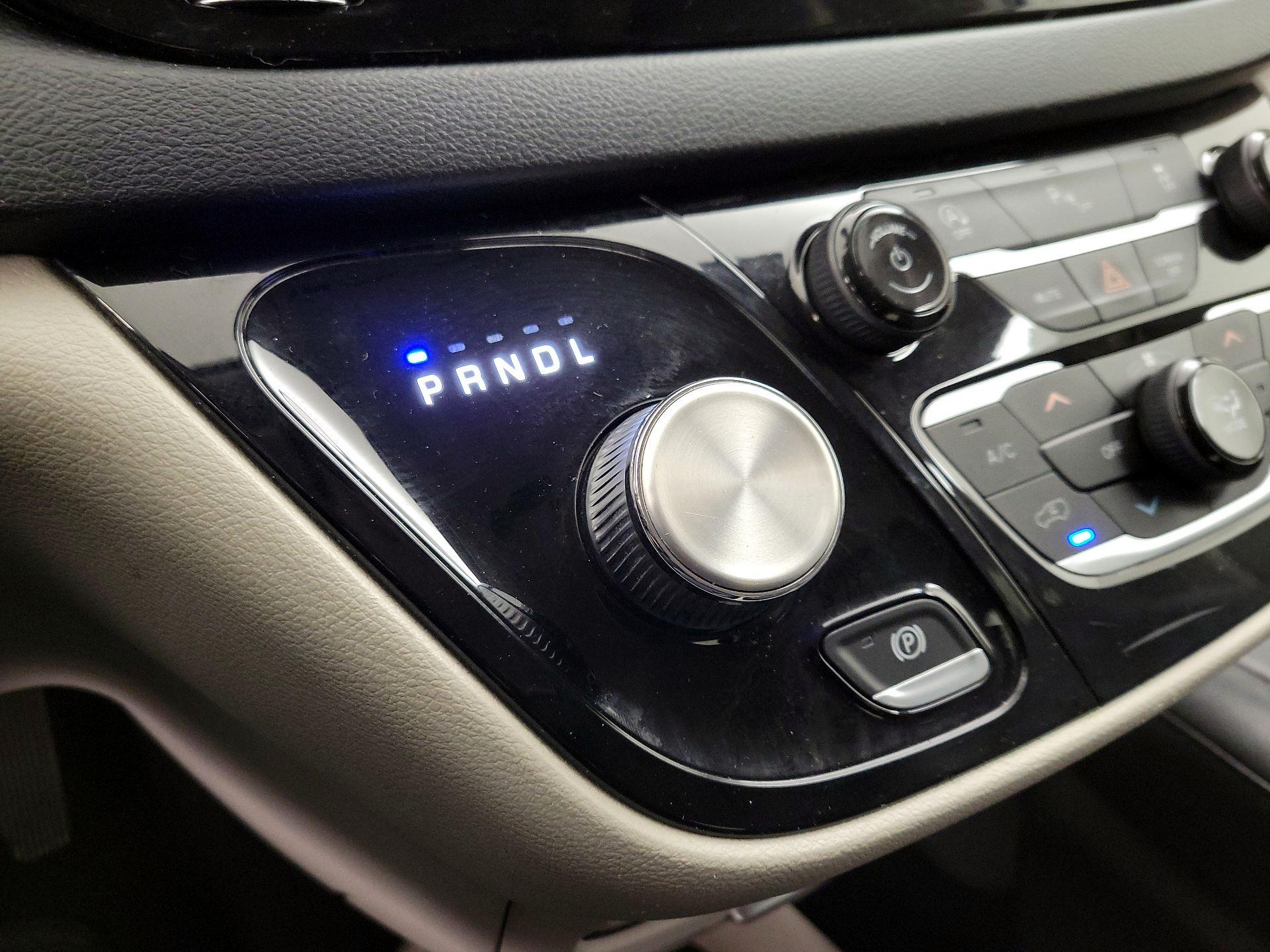 Thumbnail: 2020 Chrysler Pacifica - 17