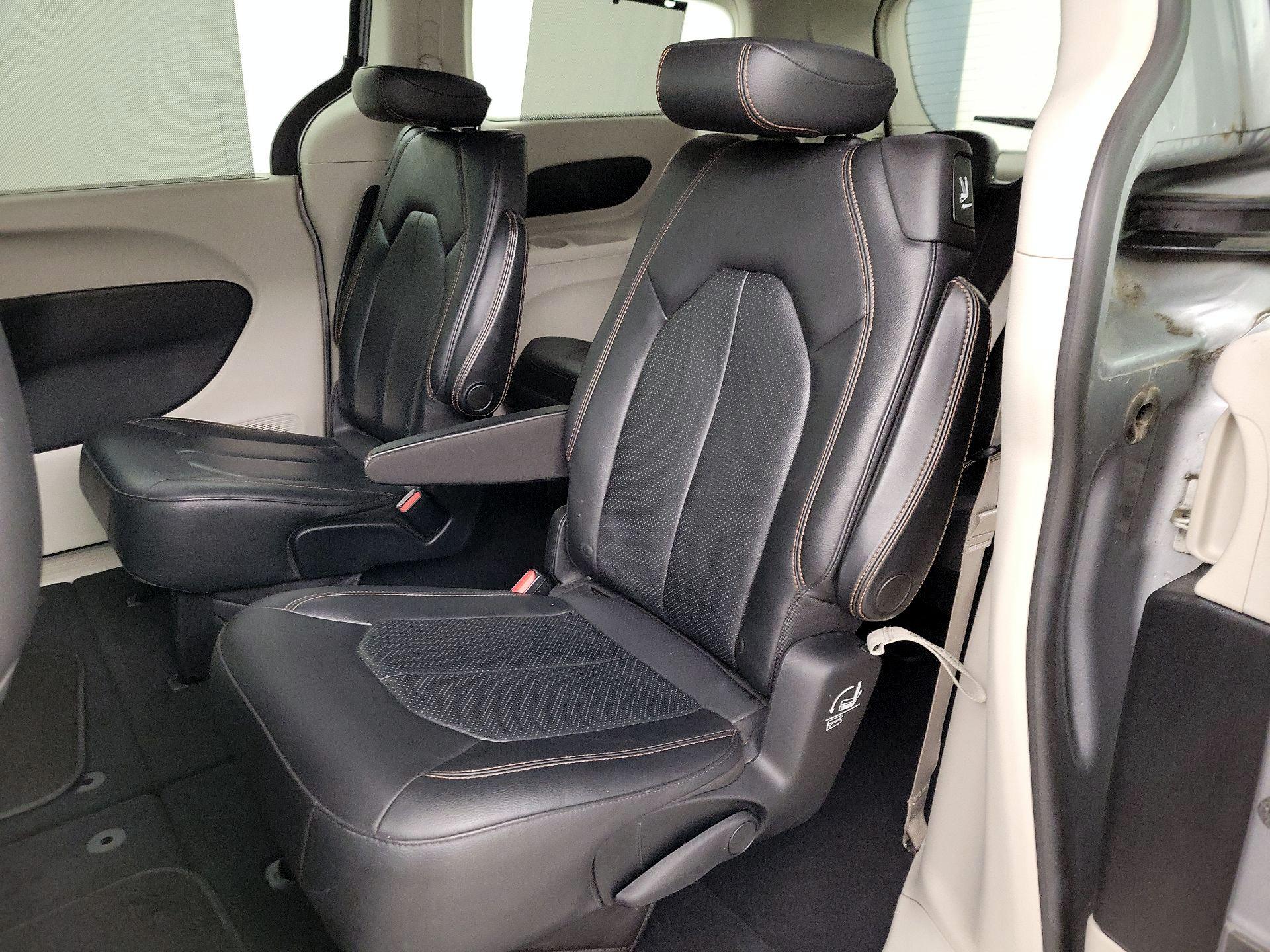 Thumbnail: 2020 Chrysler Pacifica - 19