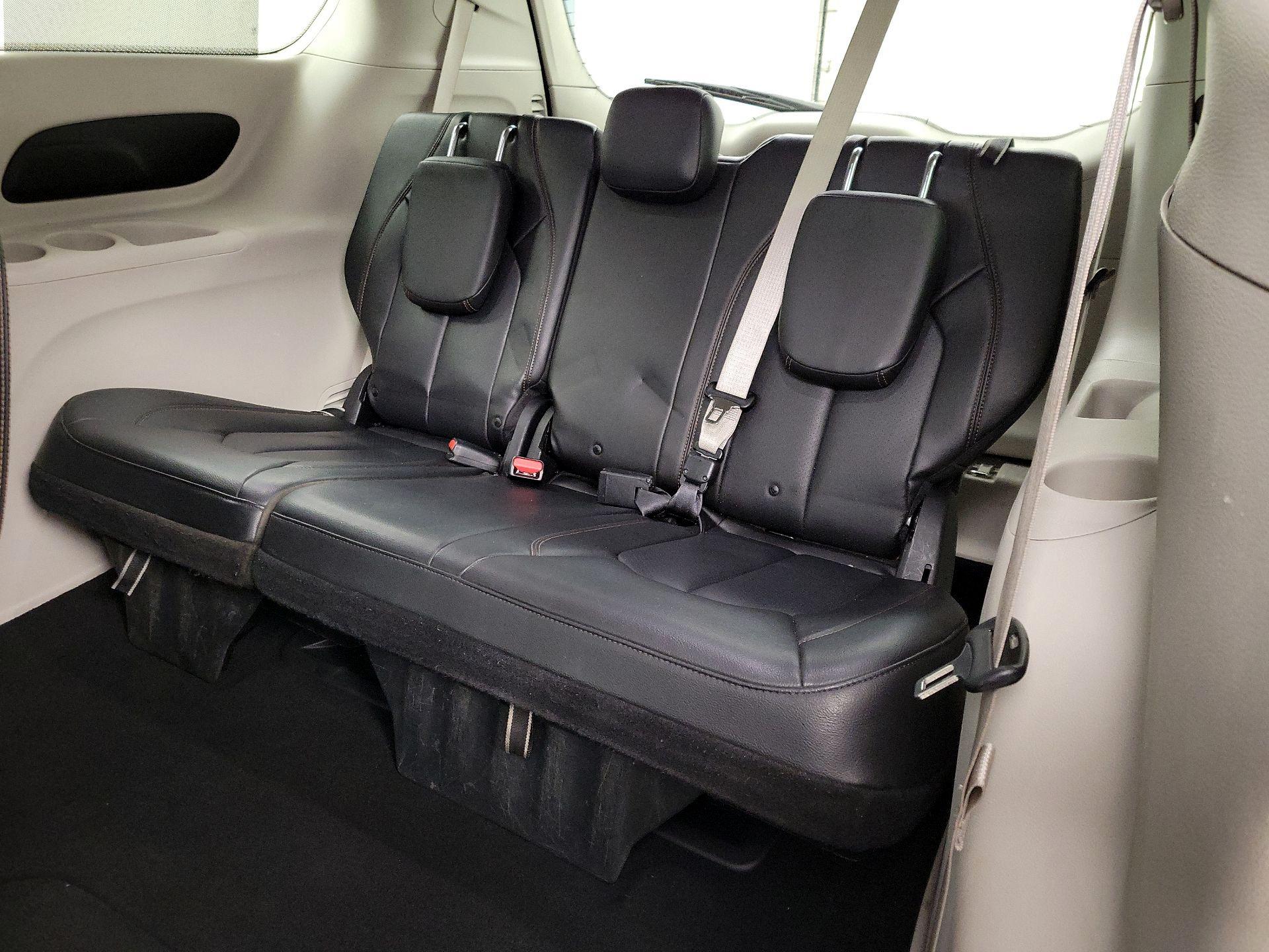 Thumbnail: 2020 Chrysler Pacifica - 20